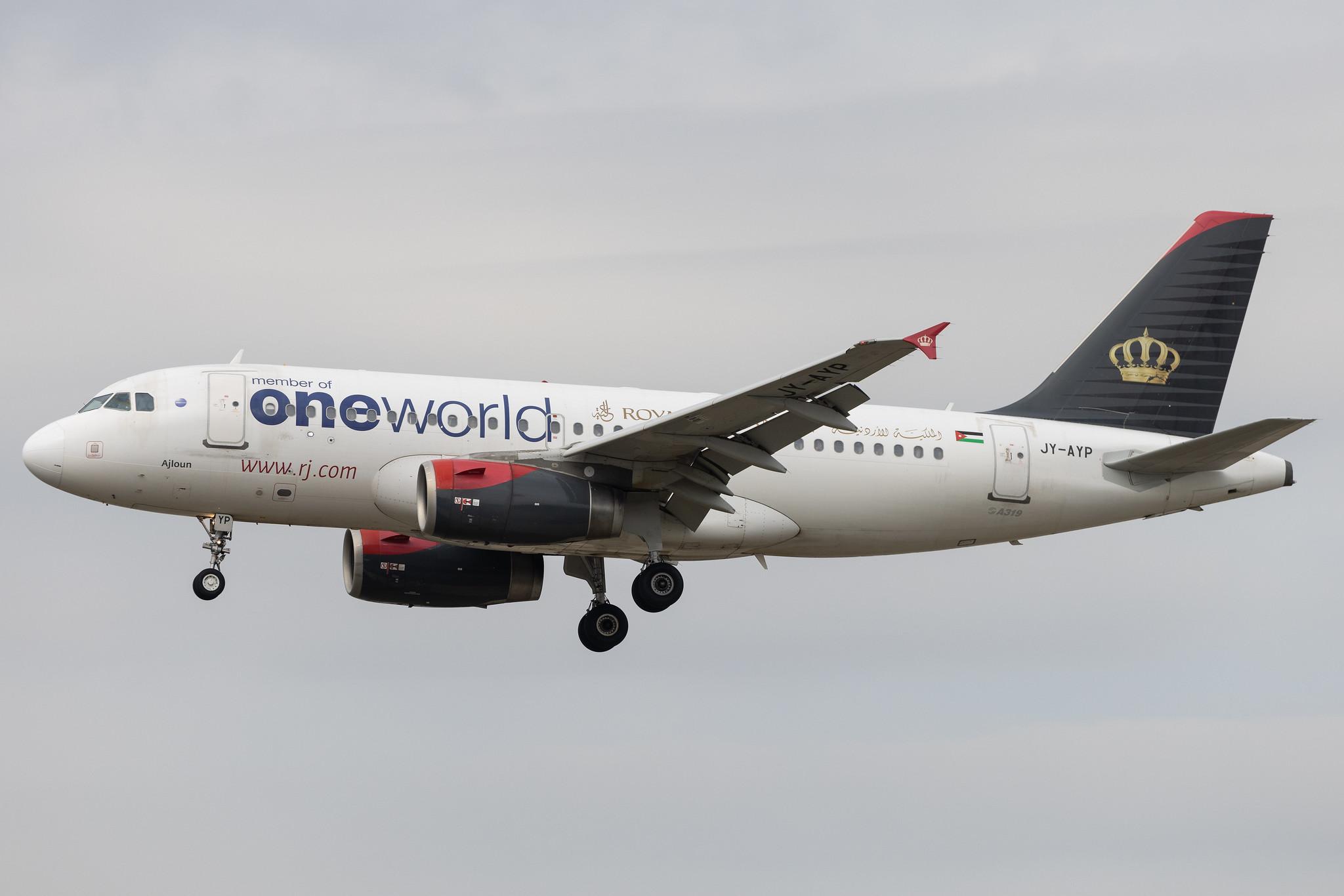 Frankfurt Airport: Royal Jordanian (RJ / RJA) | Livery: Oneworld livery | Airbus A319-132 A319 | JY-AYP | MSN 3832