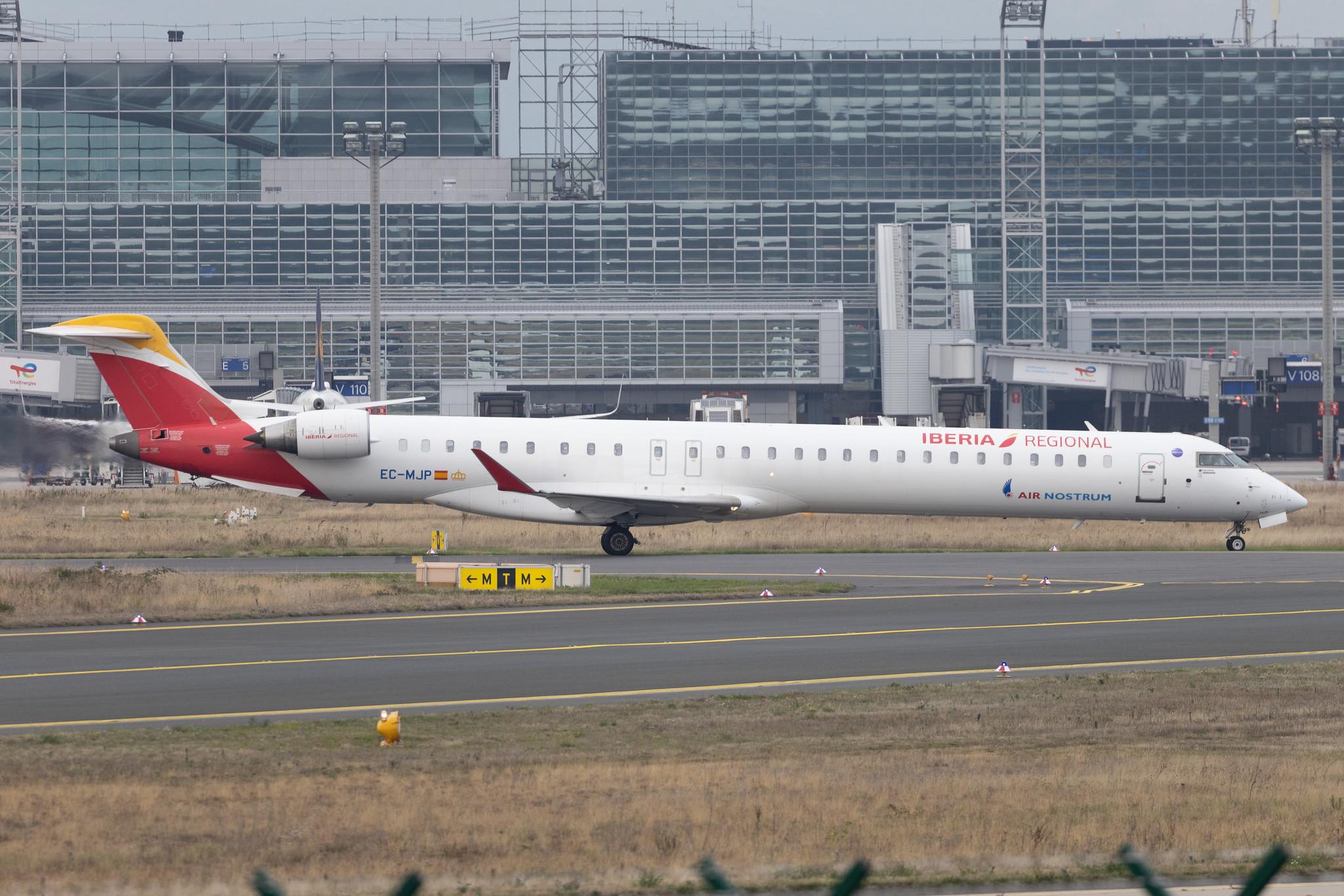 Frankfurt Airport: Iberia Regional (IB / IBE) | Operator: Air Nostrum | Mitsubishi CRJ-1000 CRJX | EC-MJP | MSN 19046