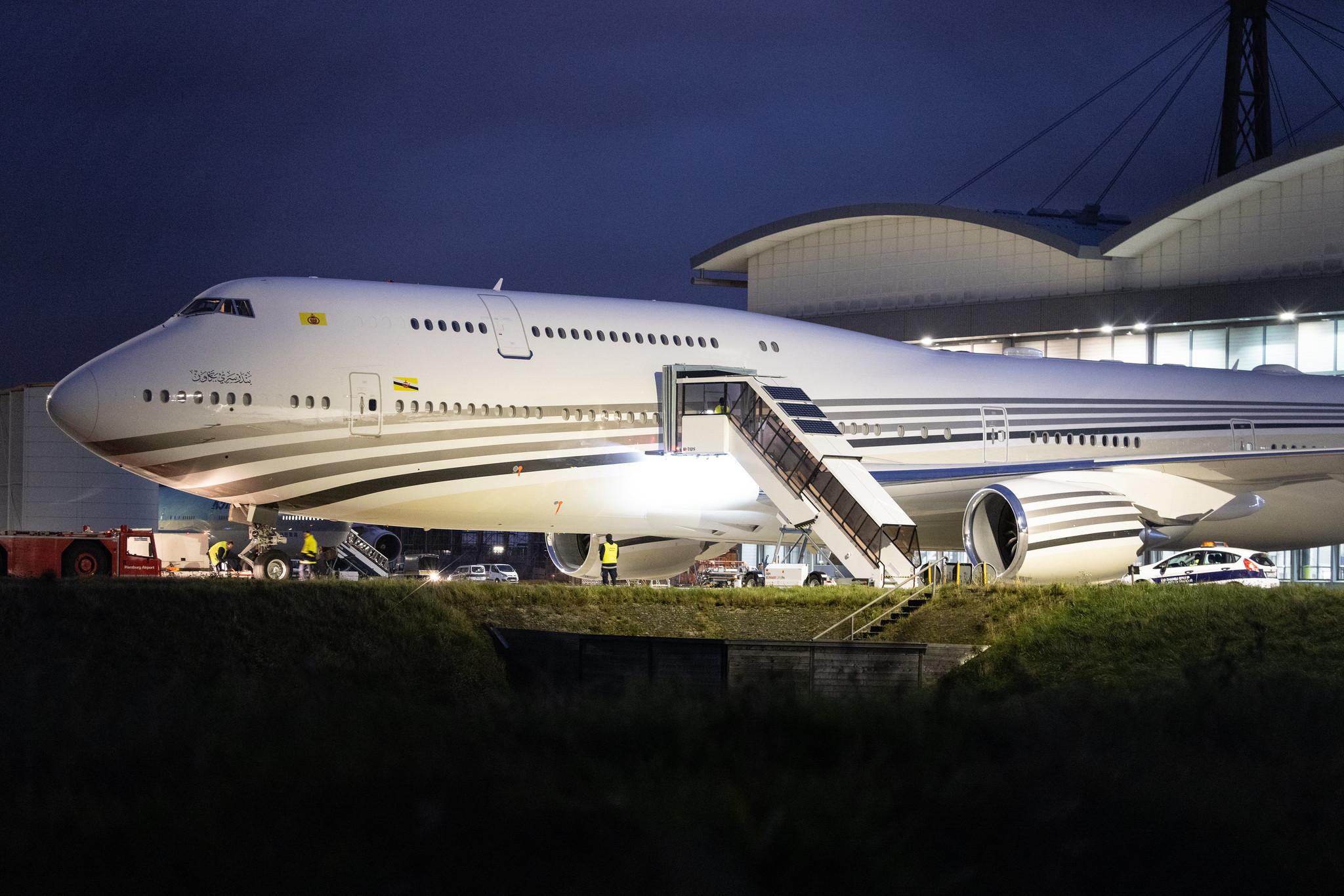 Hamburg Airport: Brunei Government | Boeing 747-8LQ(BBJ) B748 | V8-BKH | MSN 41060