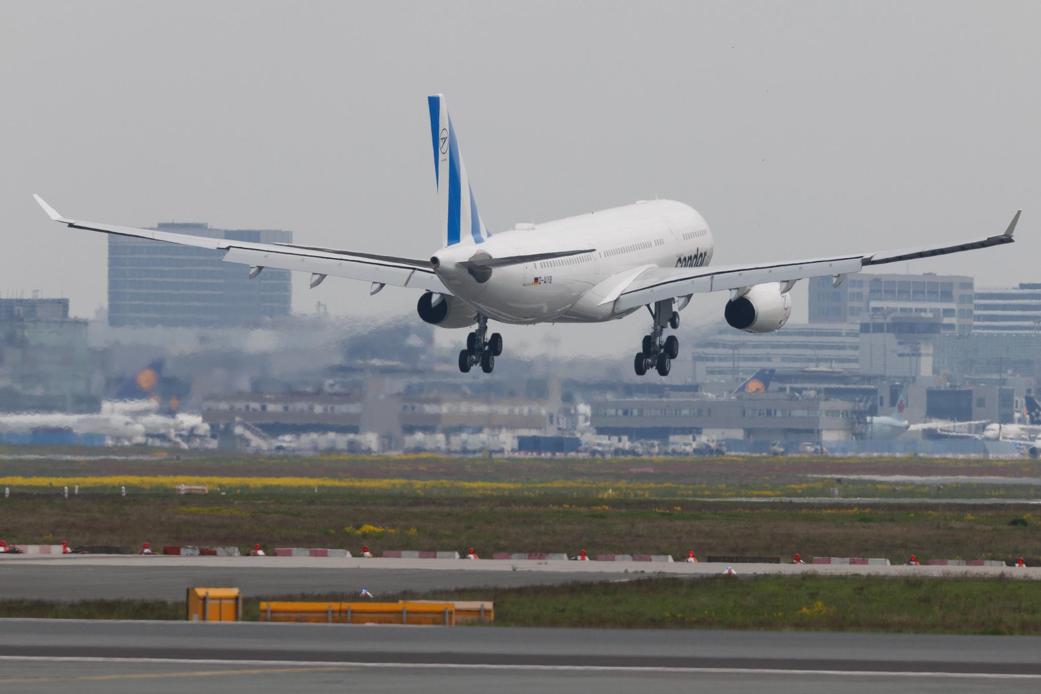 Frankfurt Airport: Condor (DE / CFG) | Airbus A330-243 A332 | D-AIYB | MSN 852