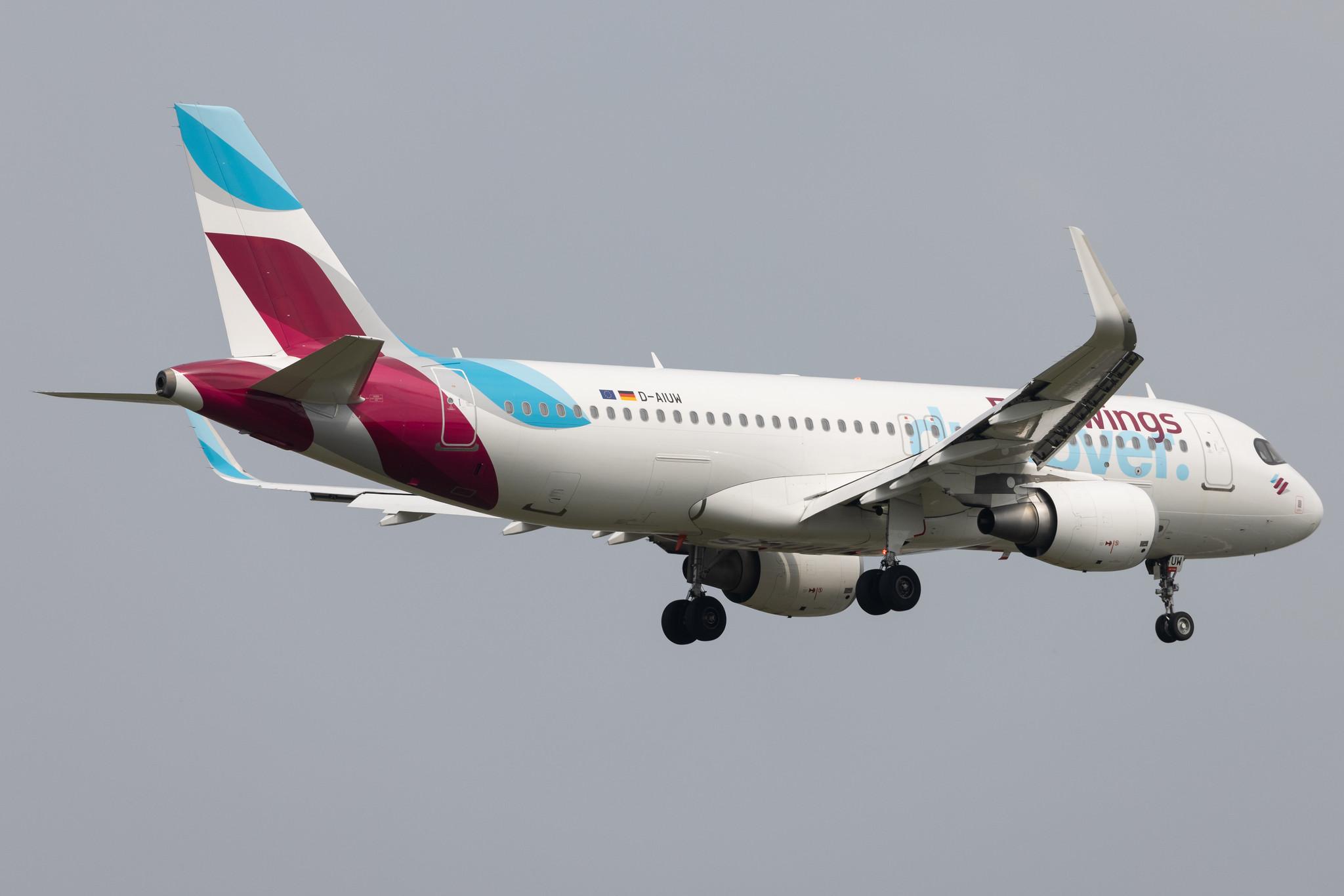 Frankfurt Airport: Eurowings Discover (4Y / OCN) | Airbus A320-214 A320 | D-AIUW | MSN 7251