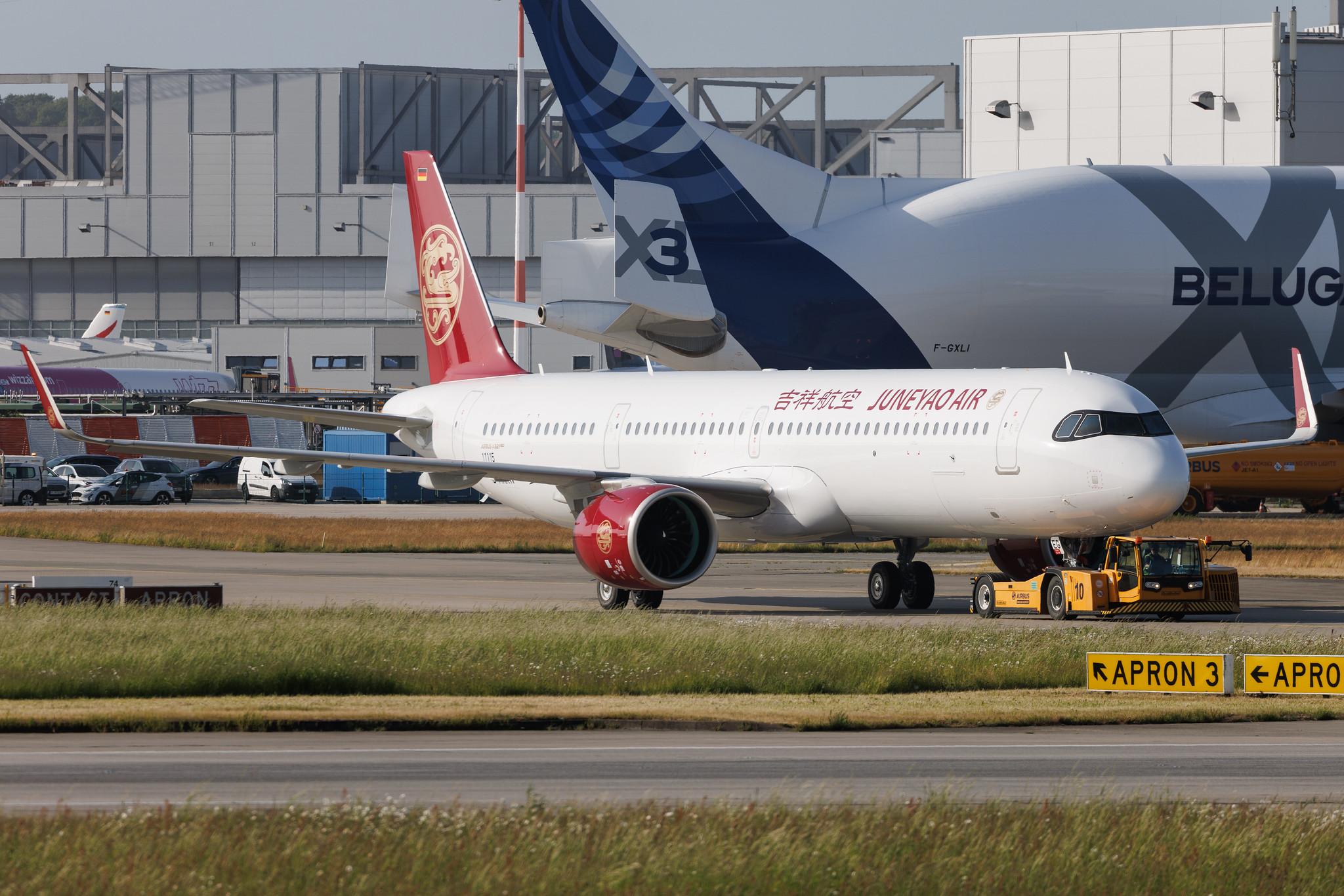 Hamburg Finkenwerder: Juneyao Airlines (HO / DKH) | Airbus A321-271NX A21N | D-AXXW | MSN 11115
