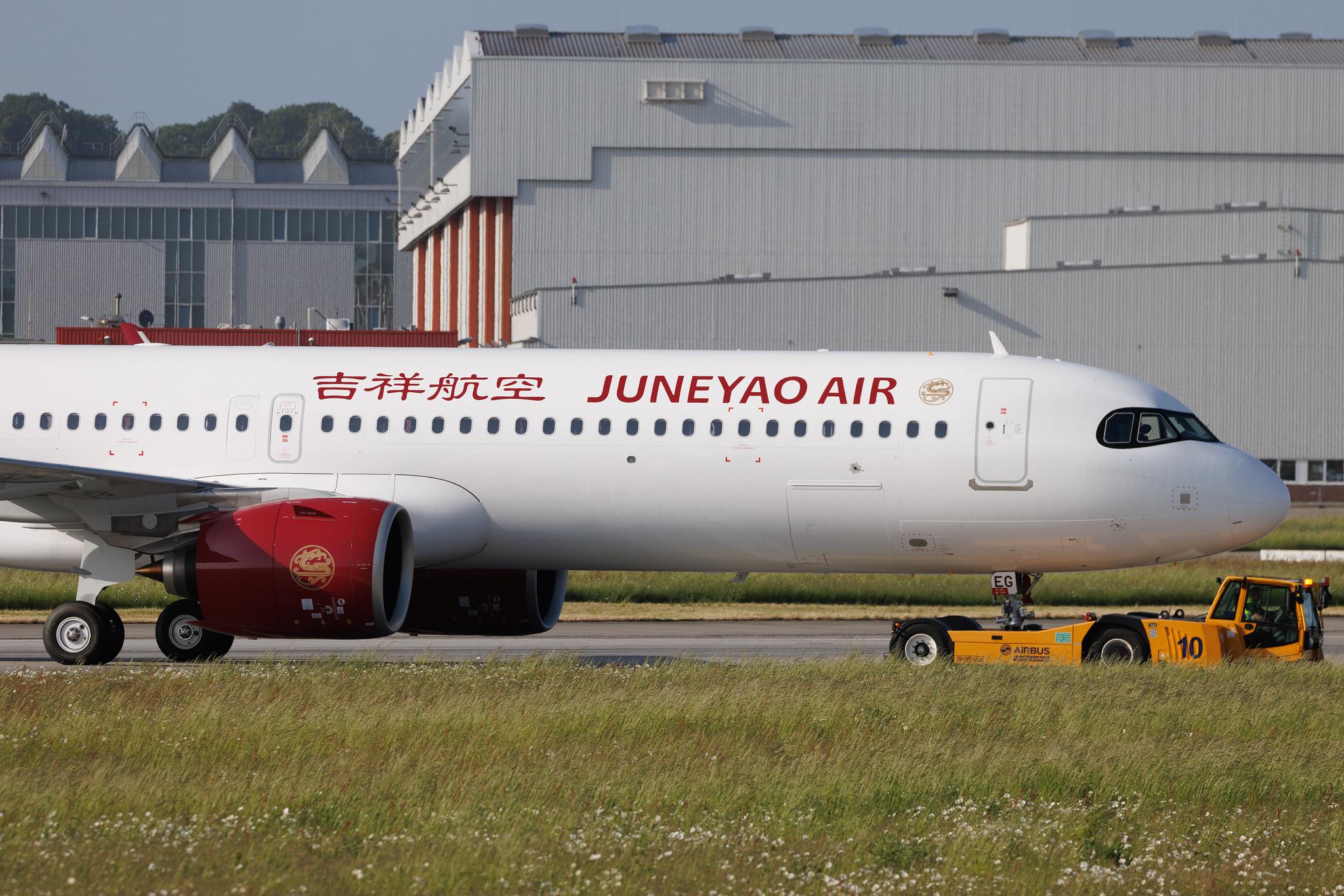 Hamburg Finkenwerder: Juneyao Airlines (HO / DKH) | Airbus A321-271NX A21N | D-AXXW | MSN 11115