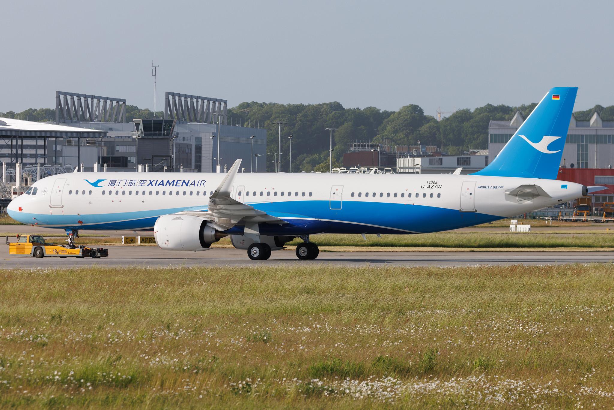 Hamburg Finkenwerder: Xiamen Airlines (MF / CXA) | Airbus A321-251NX A21N | D-AZYW | B-32DR | MSN 11306