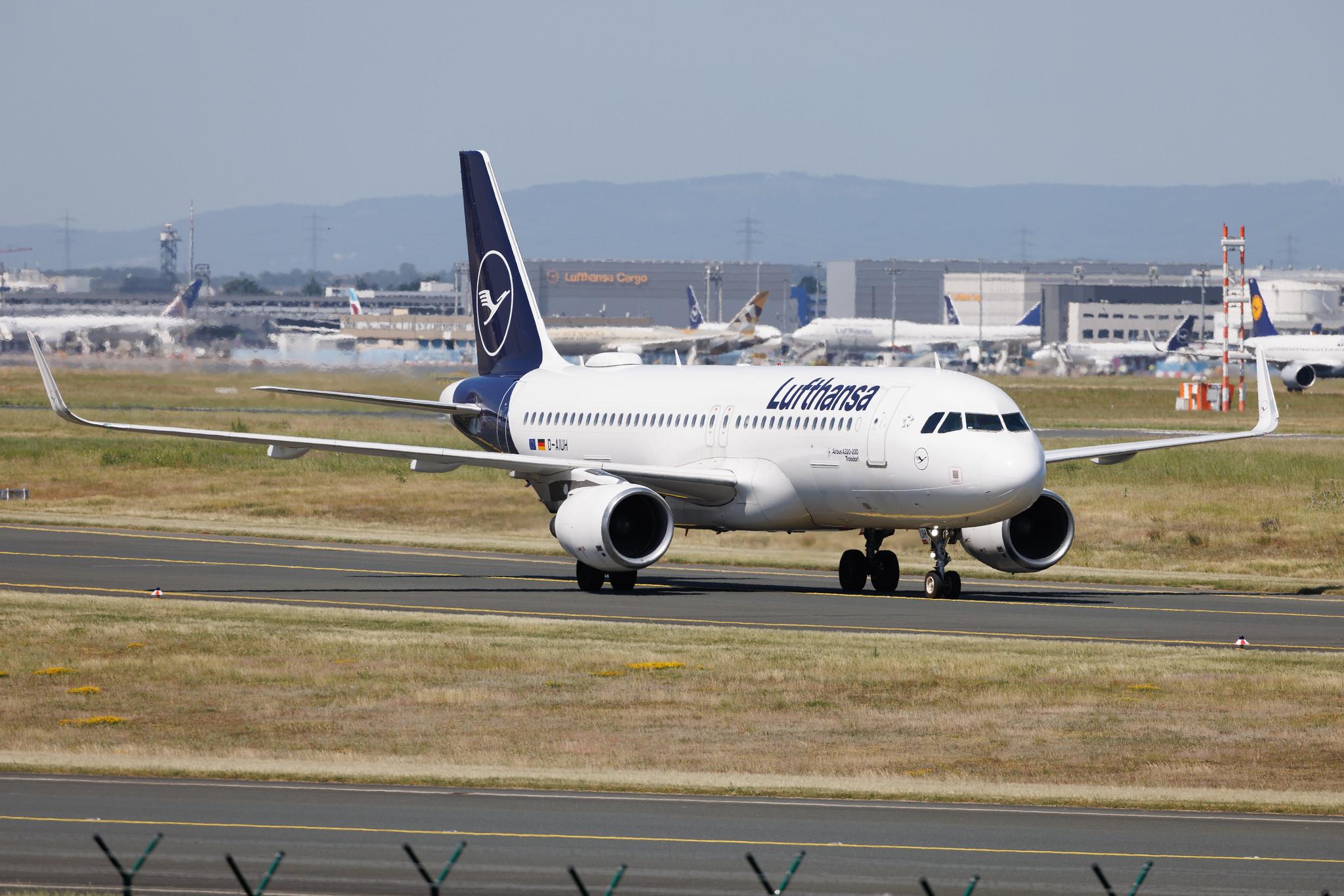 Frankfurt Airport: Lufthansa (LH / DLH) | Airbus A320-214 A320 | D-AIUH | MSN 6225
