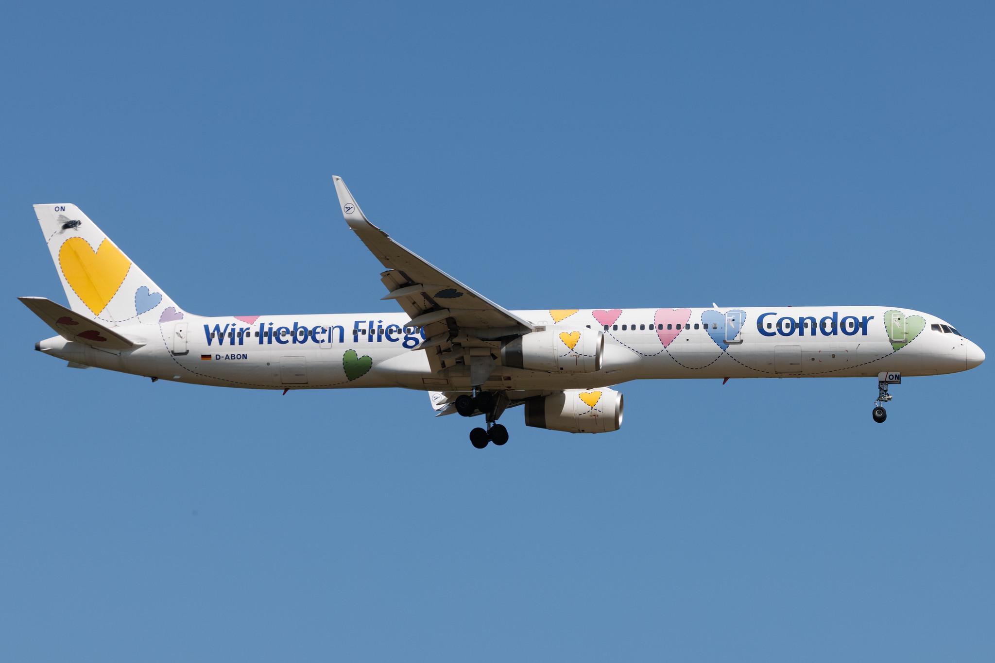 Frankfurt Airport: Condor (DE / CFG) | Livery: Wir Lieben Fliegen Livery | Boeing 757-330 B753 | D-ABON | MSN 29023