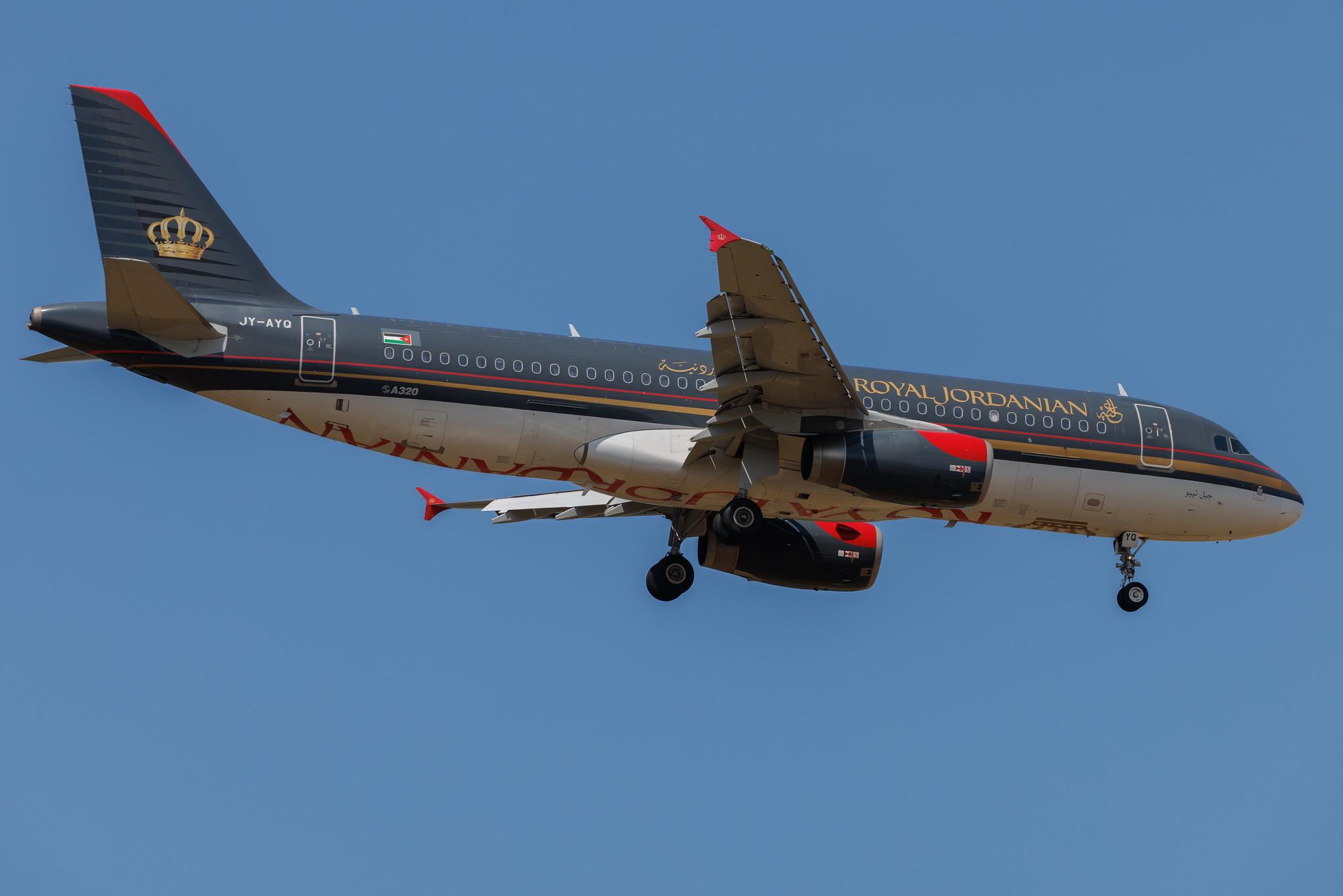 Frankfurt Airport: Royal Jordanian (RJ / RJA) | Airbus A320-232 A320 | JY-AYQ | MSN 4670