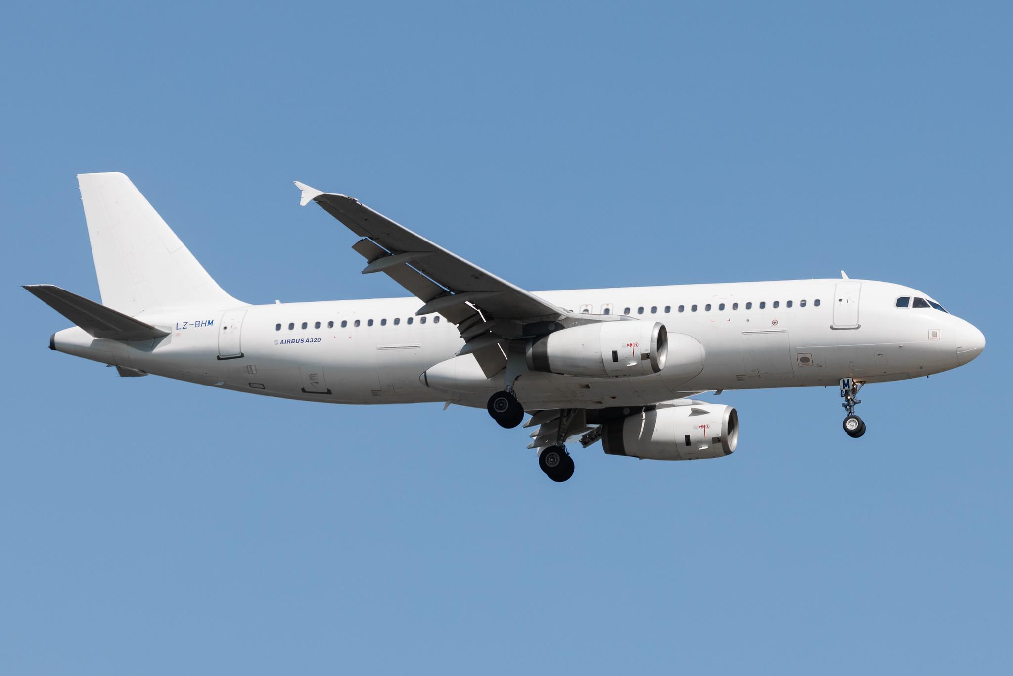 Frankfurt Airport: BH Air (8H / BGH) | Airbus A320-232 A320 | LZ-BHM | MSN 2457