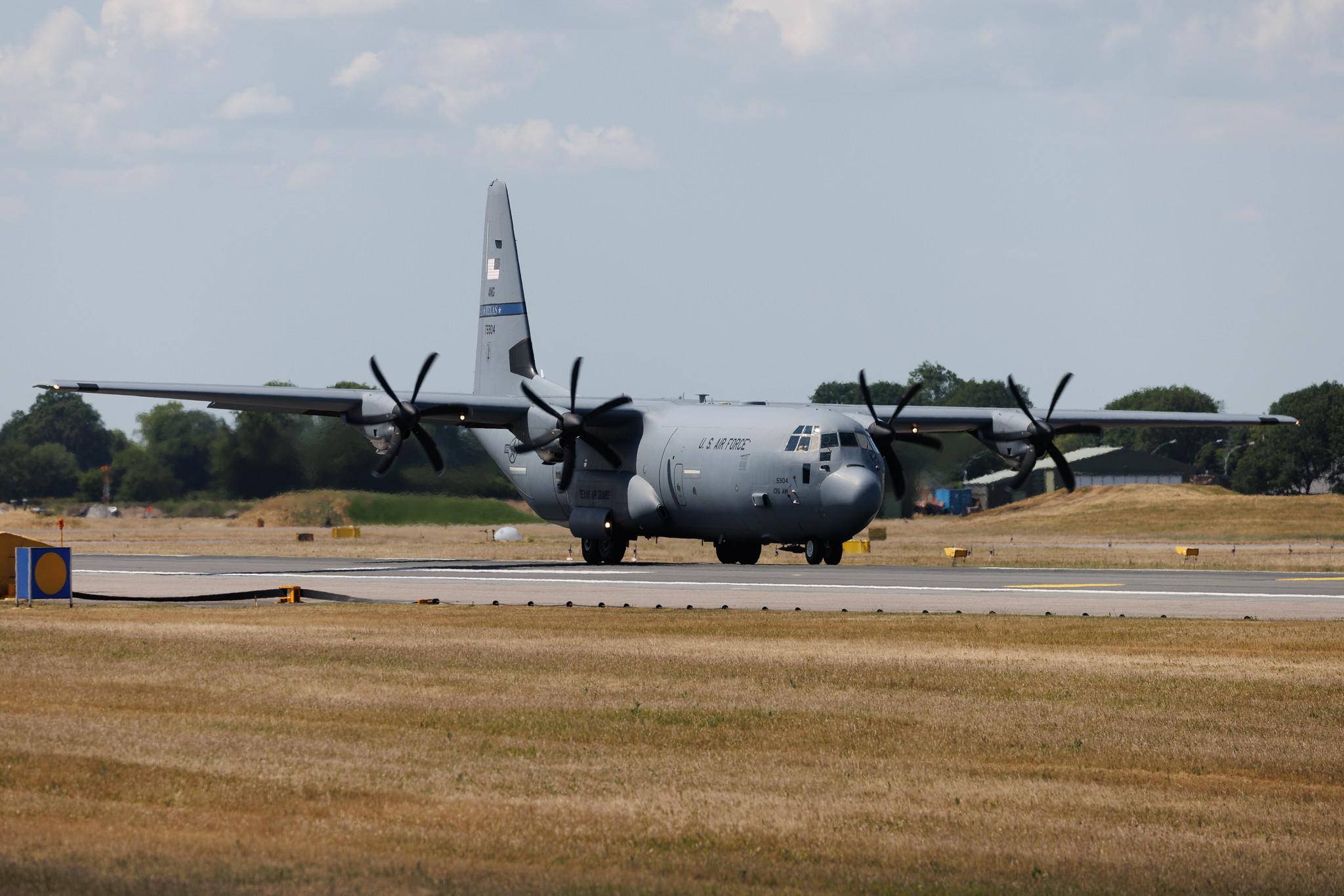 Fliegerhorst Hohn: United States Air Force (USAF) | Lockheed Martin C-130J-30 Hercules C130 | 17-5904 | MSN 382-5904