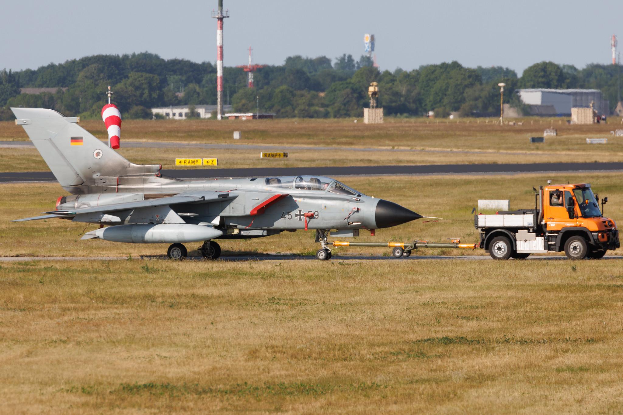 Schleswig Jagel Airport: German Air Force (/ GAF) | Panavia Tornado IDS | 45+59 | MSN 653/GS207/4259