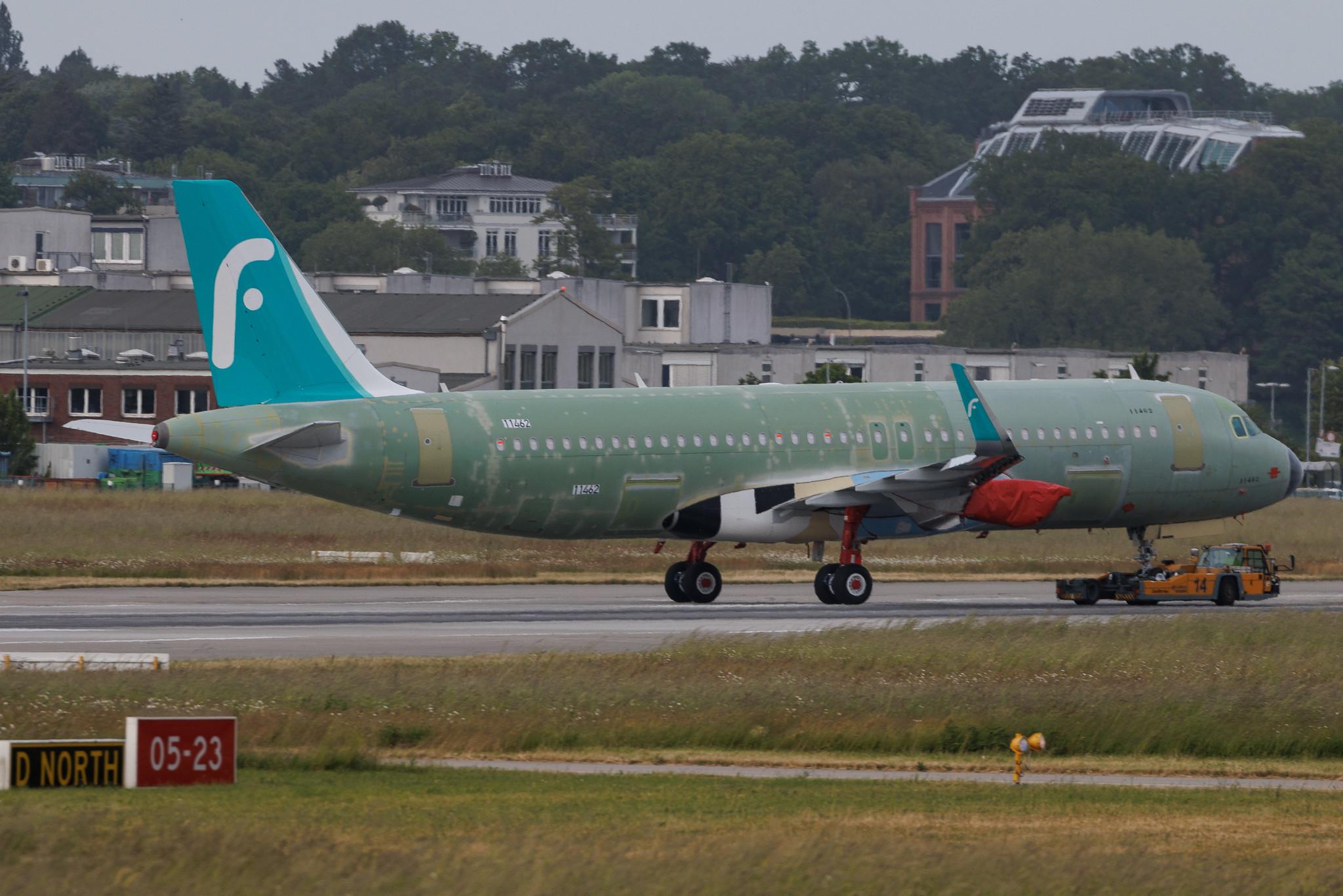 Hamburg Finkenwerder: Flynas | Airbus A320-251N A20N | D-AUBF | HZ-NS66 | MSN 11462