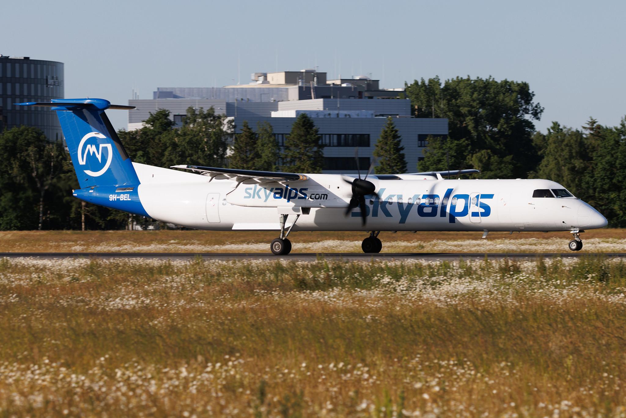 Hamburg Airport: SkyAlps | De Havilland Canada Dash 8-400 DH8D | 9H-BEL | MSN 4230