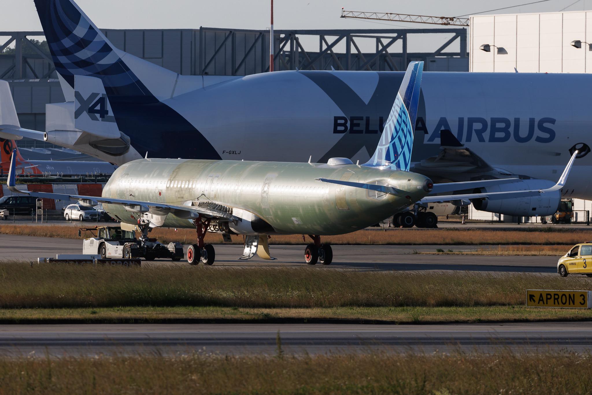 Hamburg Finkenwerder: United Airlines (UA / UAL) | Airbus A321-271NX A21N | D-AXXH | N44501 | MSN 11500
