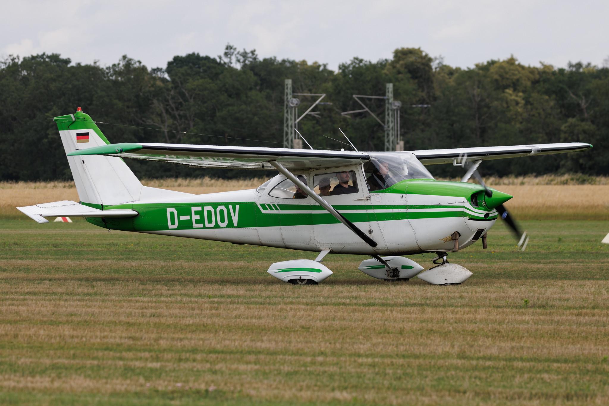 Flugplatz Bienenfarm: Private owner | Reims F172G Skyhawk C172 | D-EDOV | MSN F1720227
