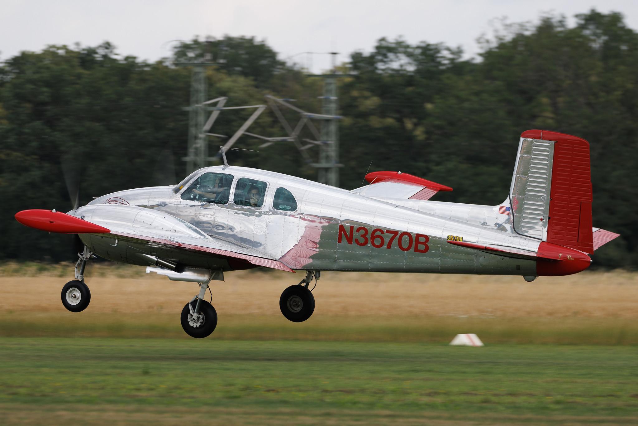 Flugplatz Bienenfarm: Private Owner | Beechcraft B50 Twin Bonanza | N3670B | MSN CH-63