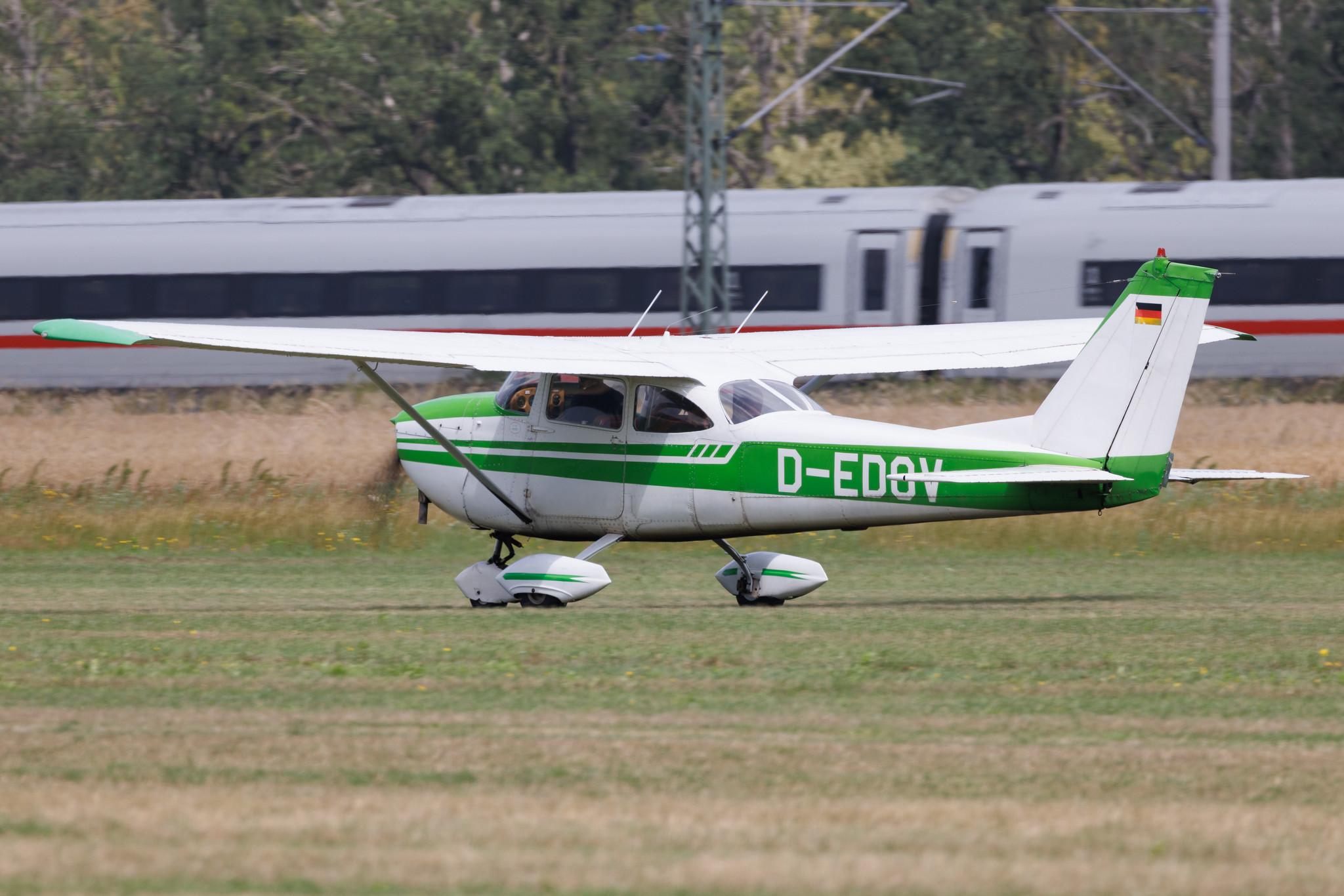 Flugplatz Bienenfarm: Private owner | Reims F172G Skyhawk C172 | D-EDOV | MSN F1720227