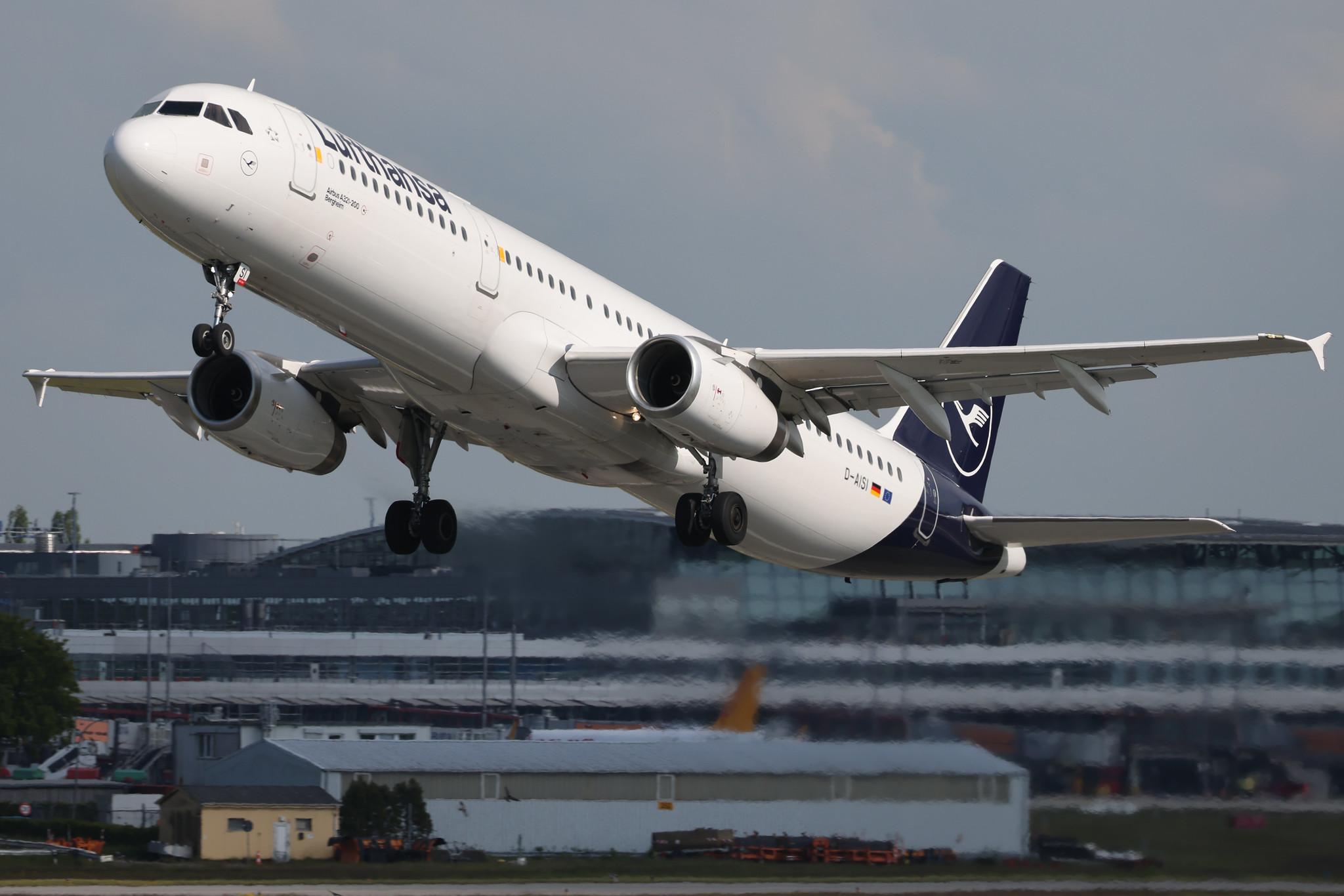 Hamburg Airport: Lufthansa (LH / DLH) | Airbus A321-231 A321 | D-AISI | MSN 3339
