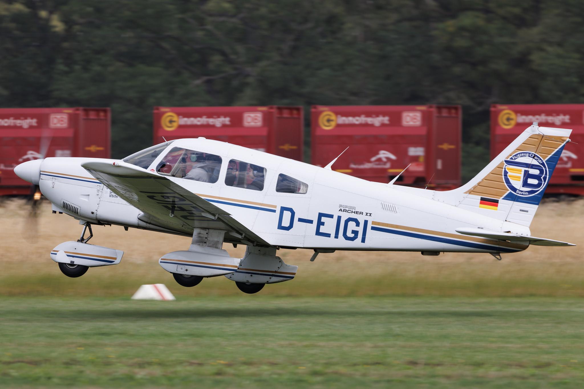Flugplatz Bienenfarm: Private owner | Piper PA28-181 Archer II P28A | D-EIGI | MSN 28-8090279
