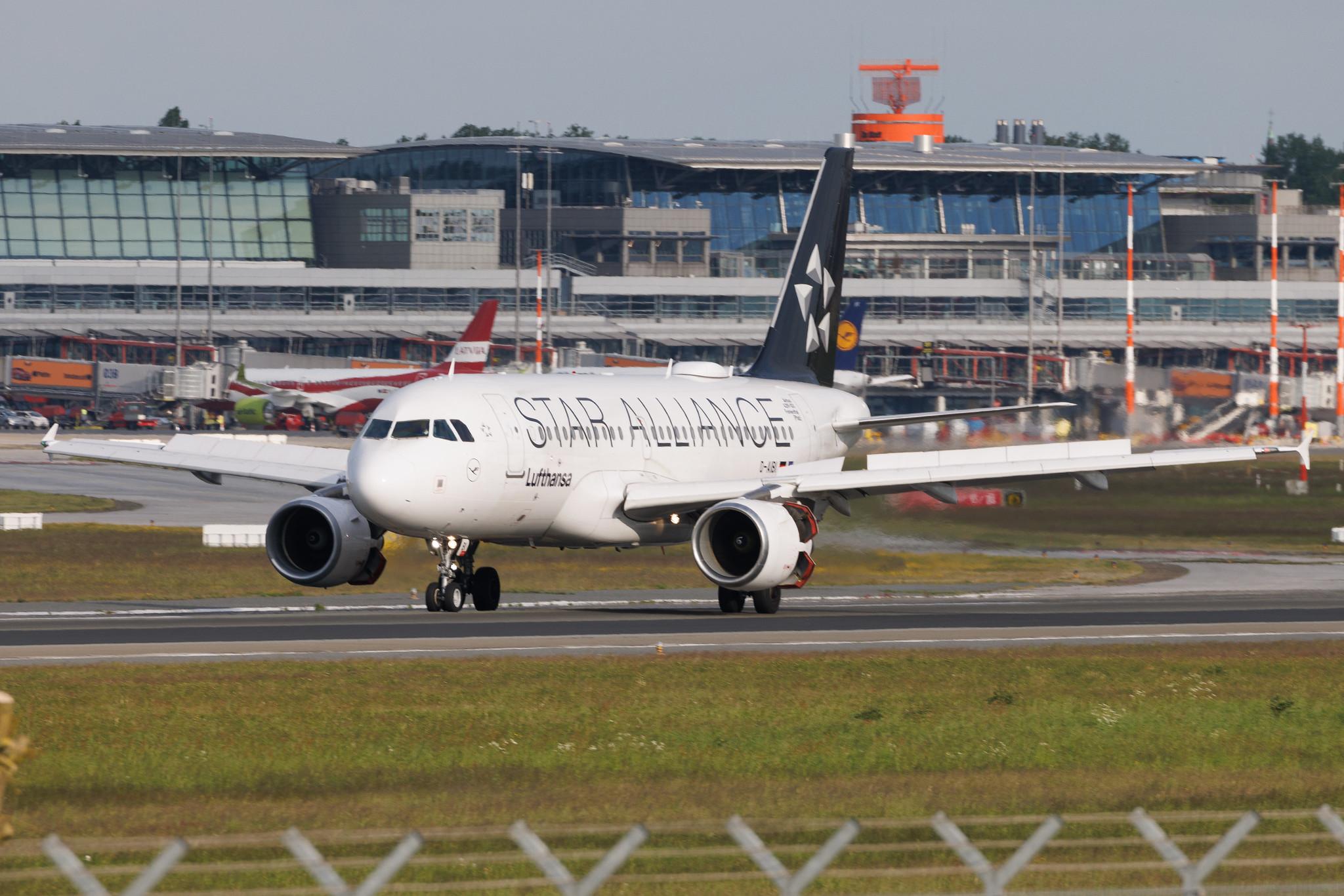 Hamburg Airport: Lufthansa (LH / DLH) | Livery: Star Alliance Livery | Airbus A319-112 A319 | D-AIBI | MSN 5284