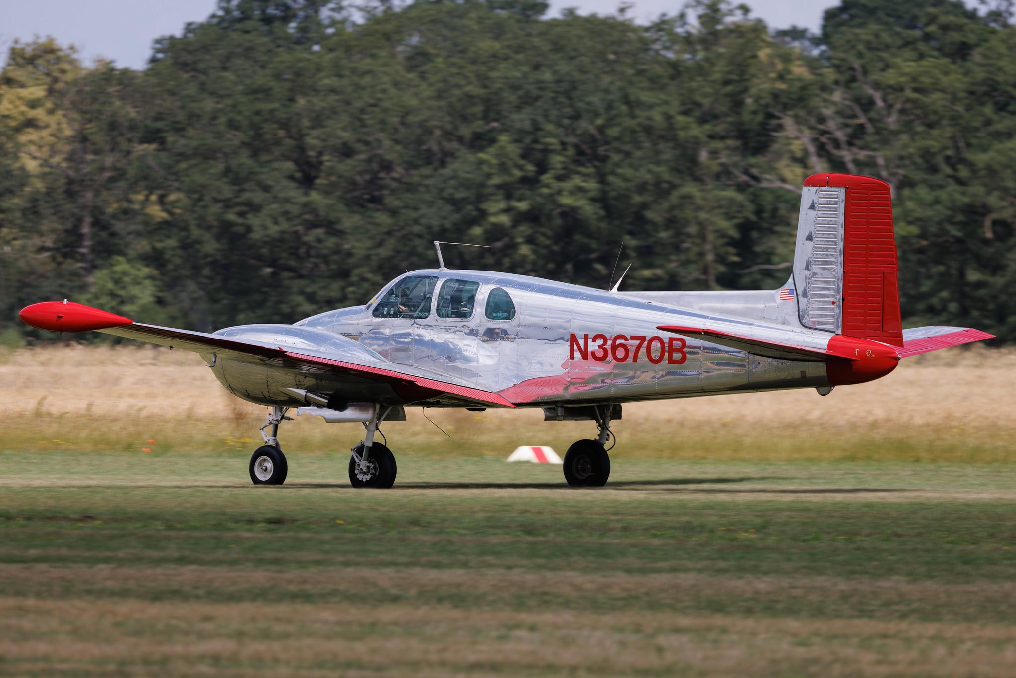 Flugplatz Bienenfarm: Private Owner | Beechcraft B50 Twin Bonanza | N3670B | MSN CH-63