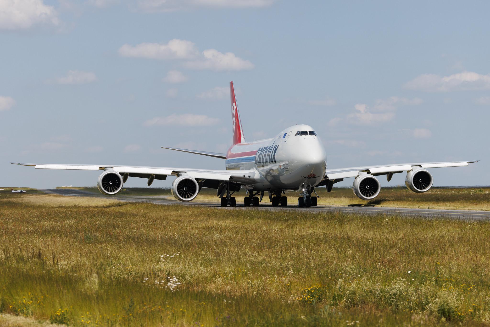 Luxembourg Findel Airport: Cargolux (CV / CLX) | Boeing 747-8R7F B748 | LX-VCK | MSN 38078