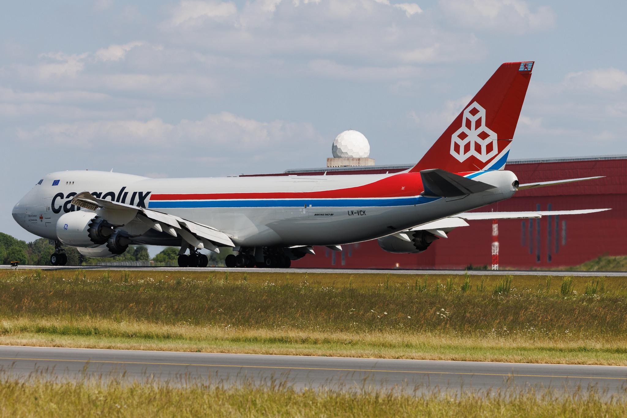 Luxembourg Findel Airport: Cargolux (CV / CLX) | Boeing 747-8R7F B748 | LX-VCK | MSN 38078