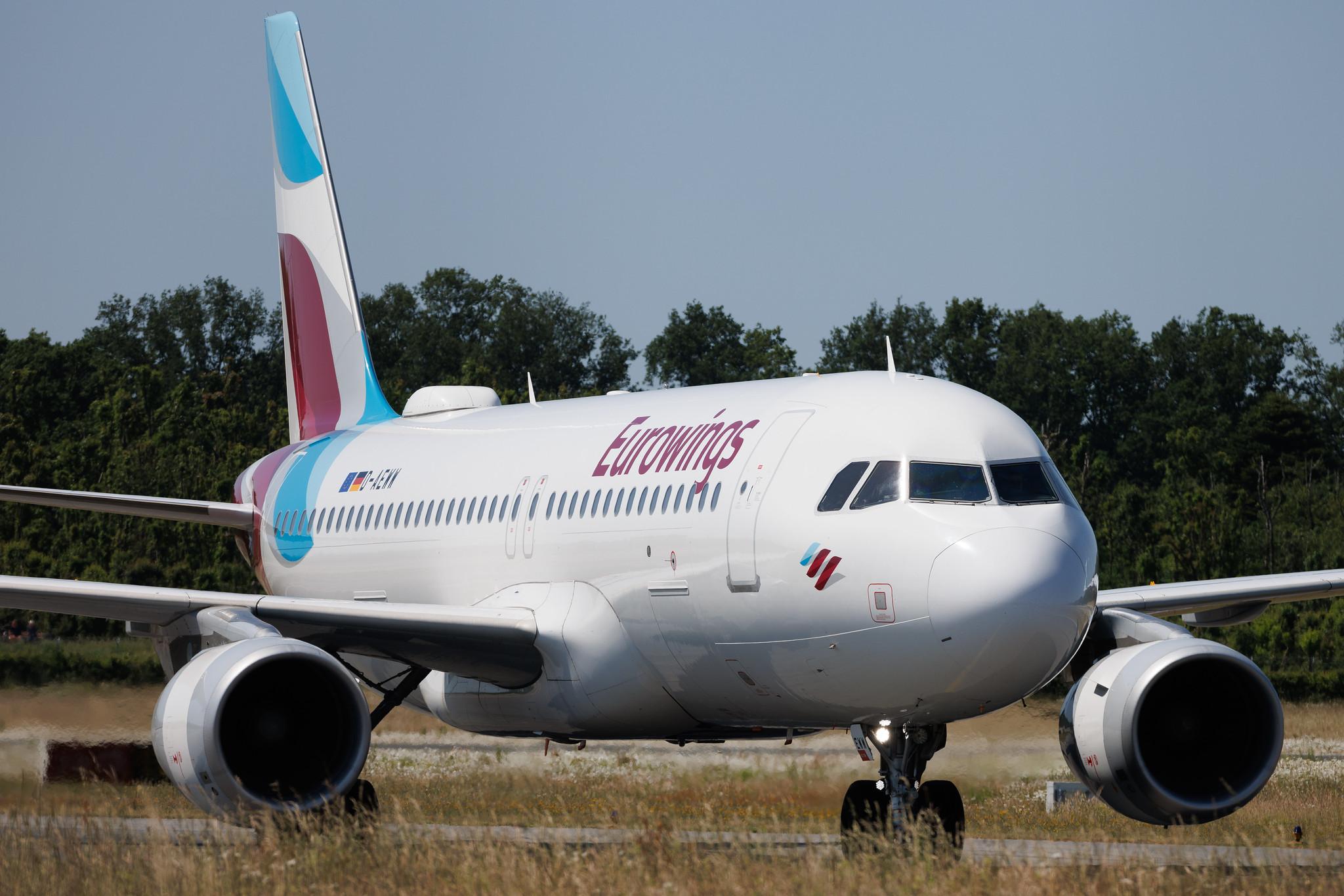 Hamburg Airport: Eurowings (EW / EWG) | Airbus A320-214 A320 | D-AEWW | MSN 7615
