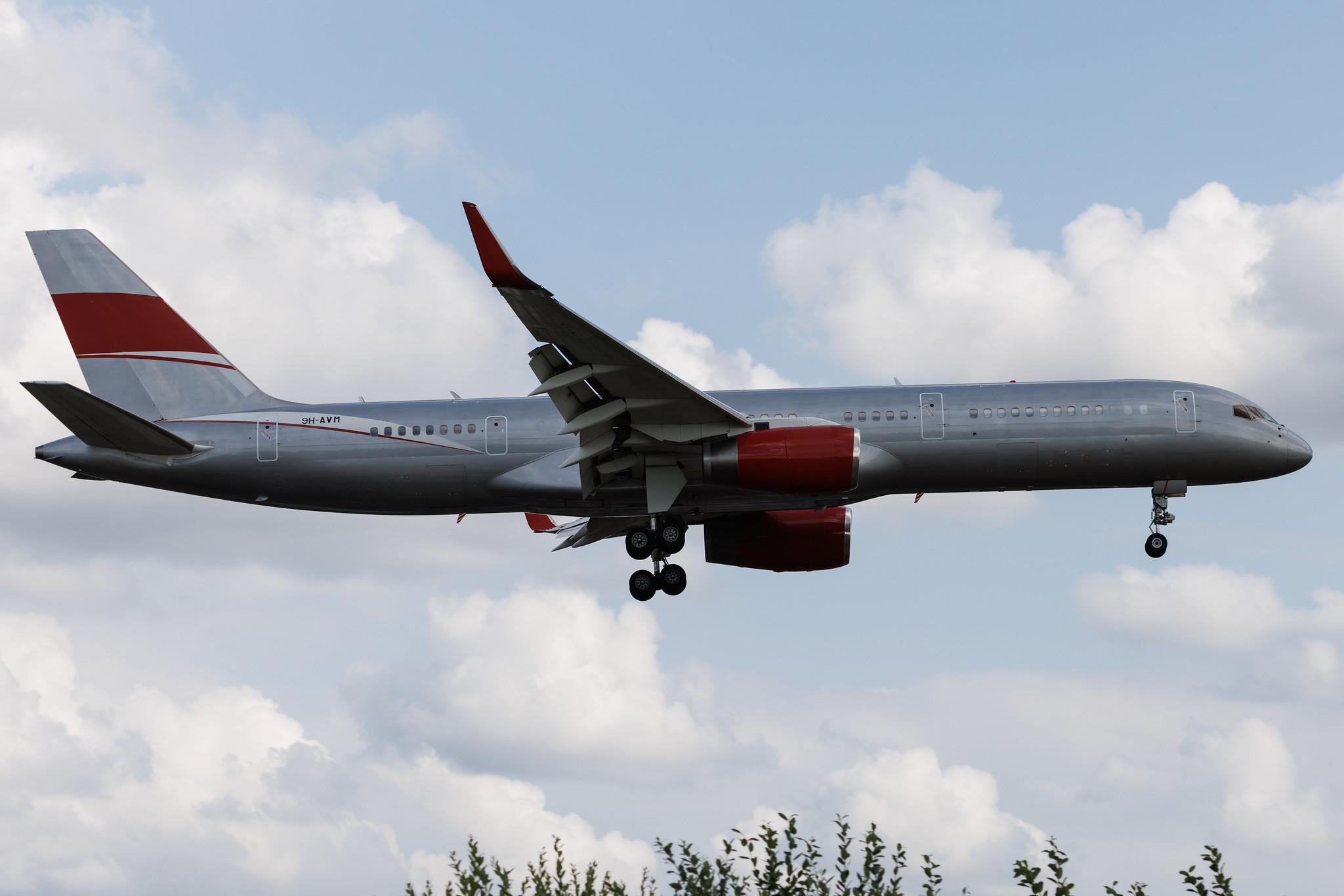Hamburg Airport: JetMagic | Boeing 757-23A B752 | 9H-AVM | MSN 24527