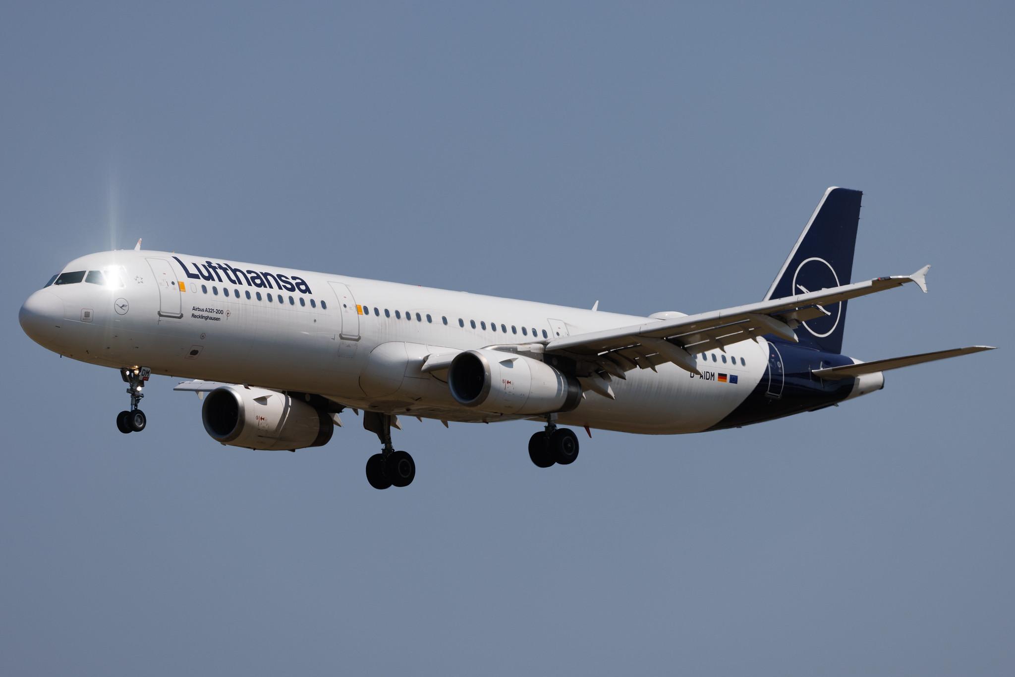 Hamburg Airport: Lufthansa (LH / DLH) | Airbus A321-231 A321 | D-AIDM | MSN 4916