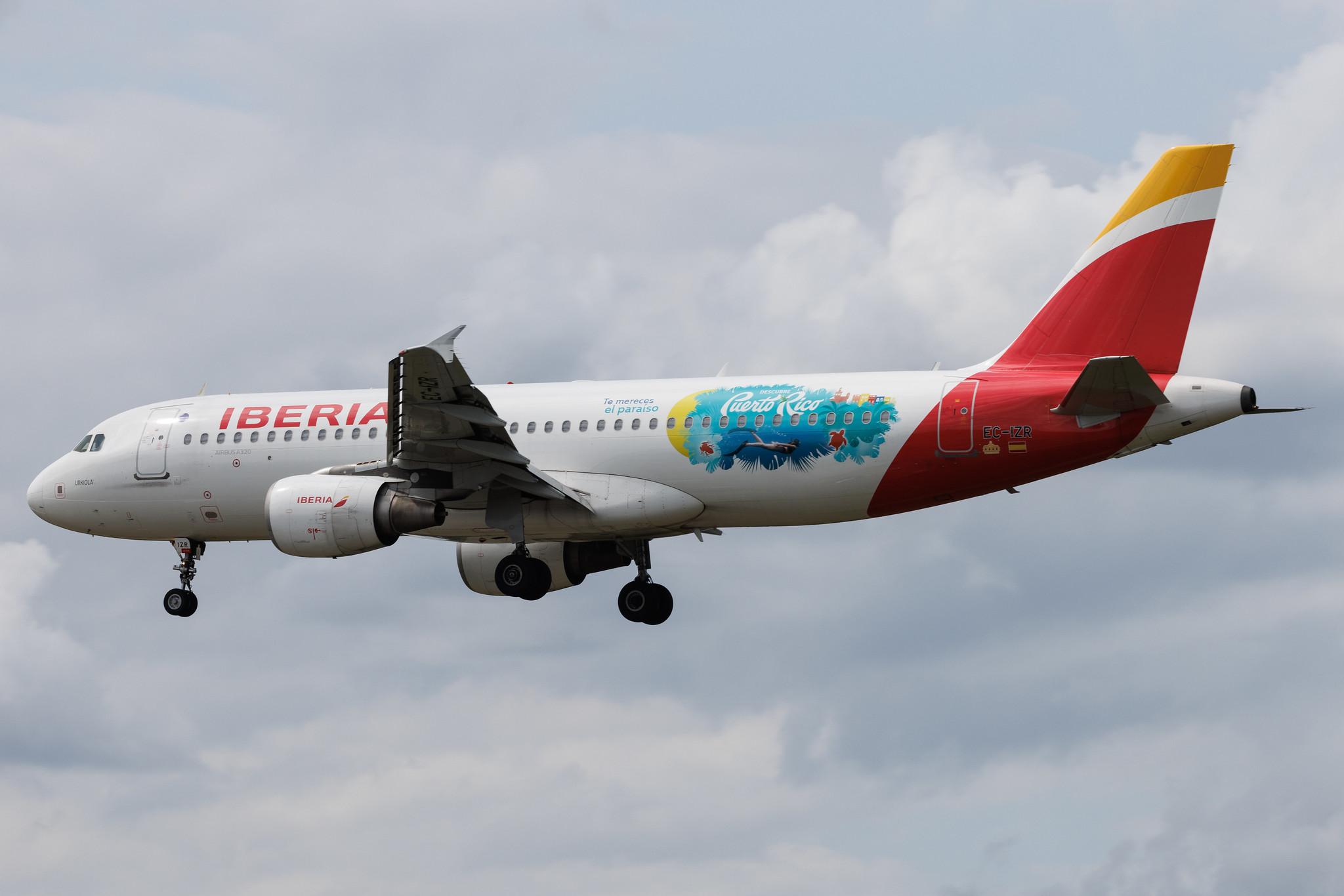 Hamburg Airport: Iberia (IB / IBE) | Livery: Discover Puerto Rico Sticker | Airbus A320-214 A320 | EC-IZR | MSN 2242