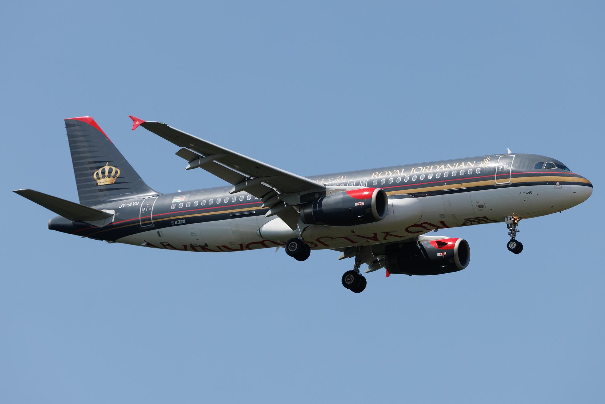 Frankfurt Airport: Royal Jordanian (RJ / RJA) | Airbus A320-232 A320 | JY-AYQ | MSN 4670