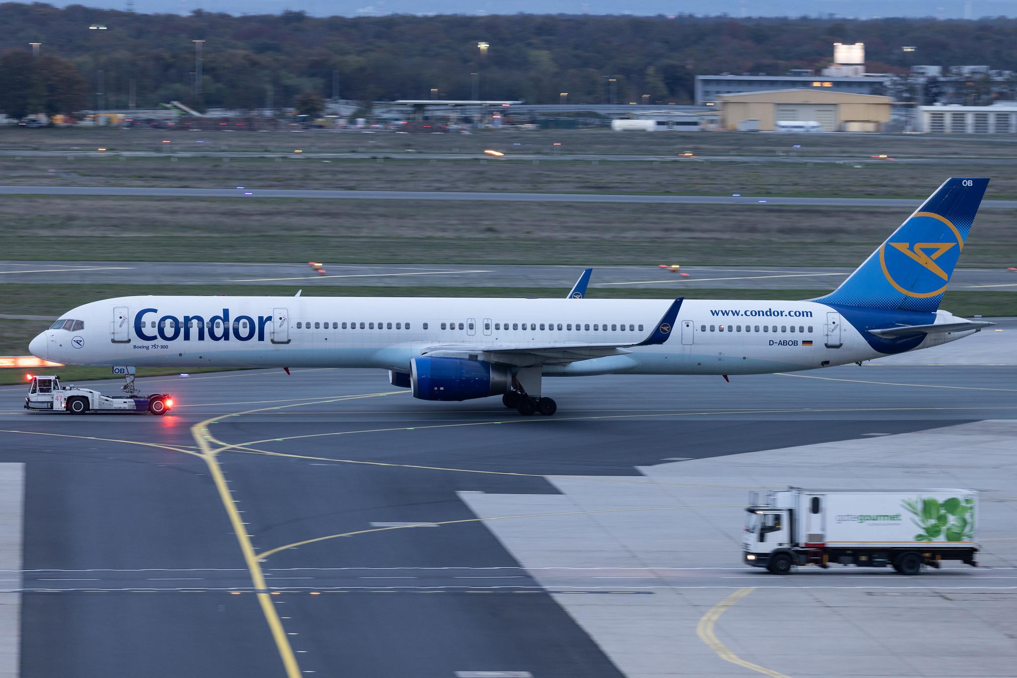 Frankfurt Airport: Condor (DE / CFG) | Boeing 757-330 B753 | D-ABOB | MSN 29017