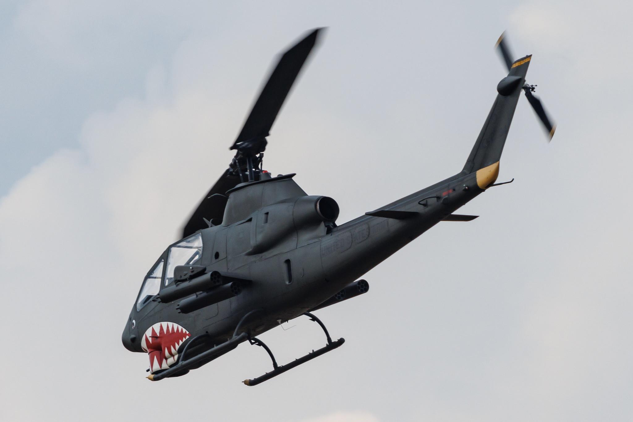 ANTIDOTUM Airshow Leszno: Private owner | Bell TAH-1P Cobra HUCO | OK-AHC | MSN 77-22734