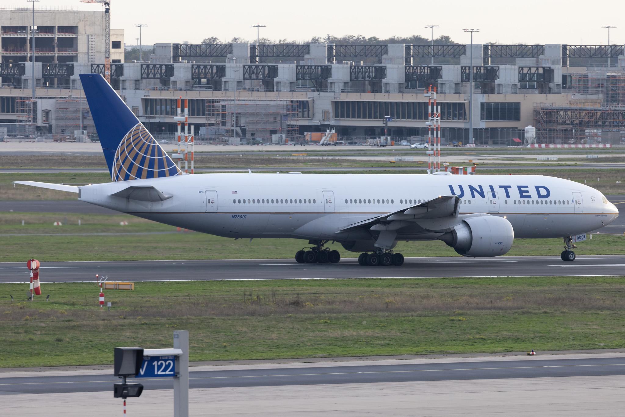 Frankfurt Airport: United Airlines (UA / UAL) | Boeing 777-224(ER) B772 | N78001 | MSN 27577