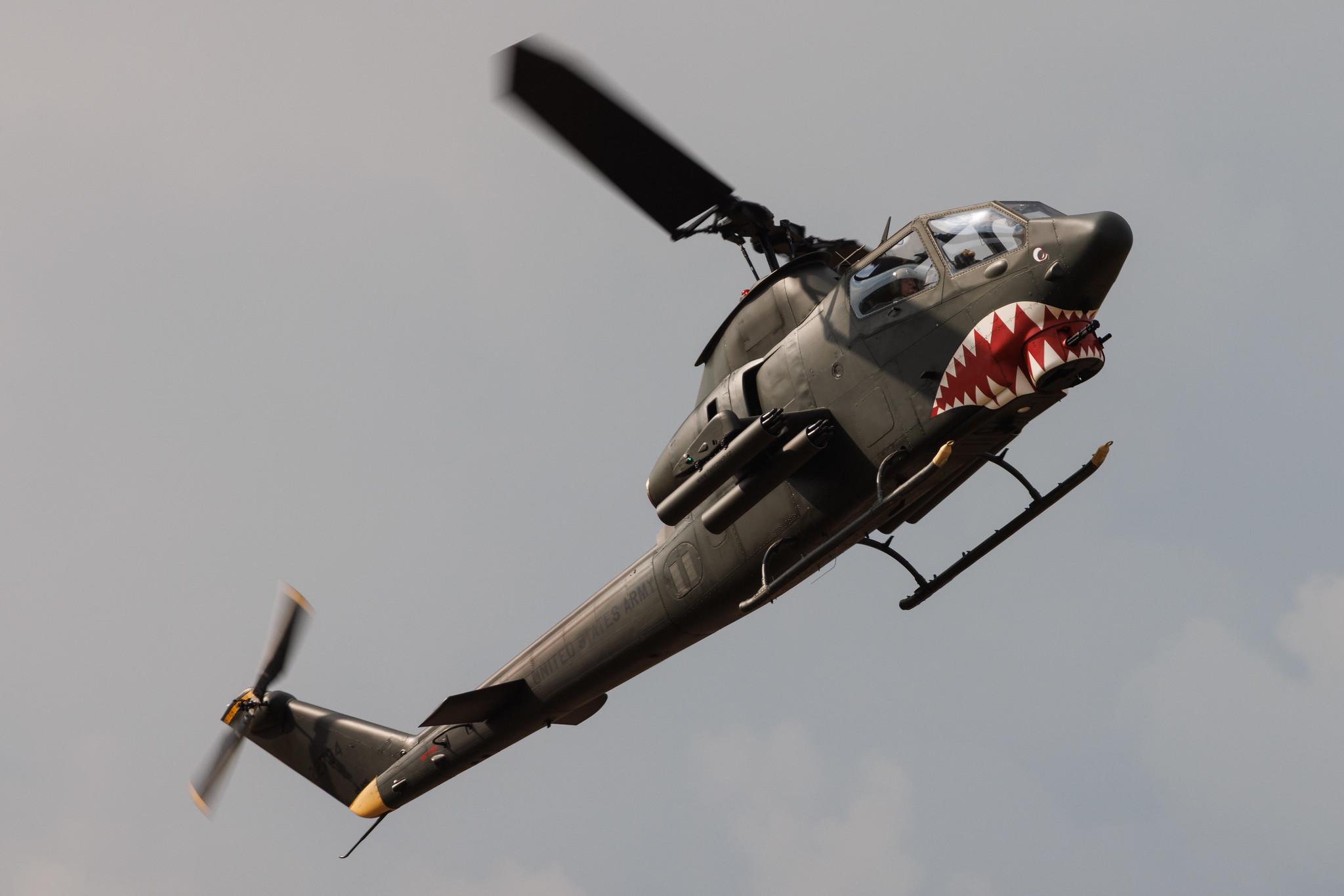 ANTIDOTUM Airshow Leszno: Private owner | Bell TAH-1P Cobra HUCO | OK-AHC | MSN 77-22734