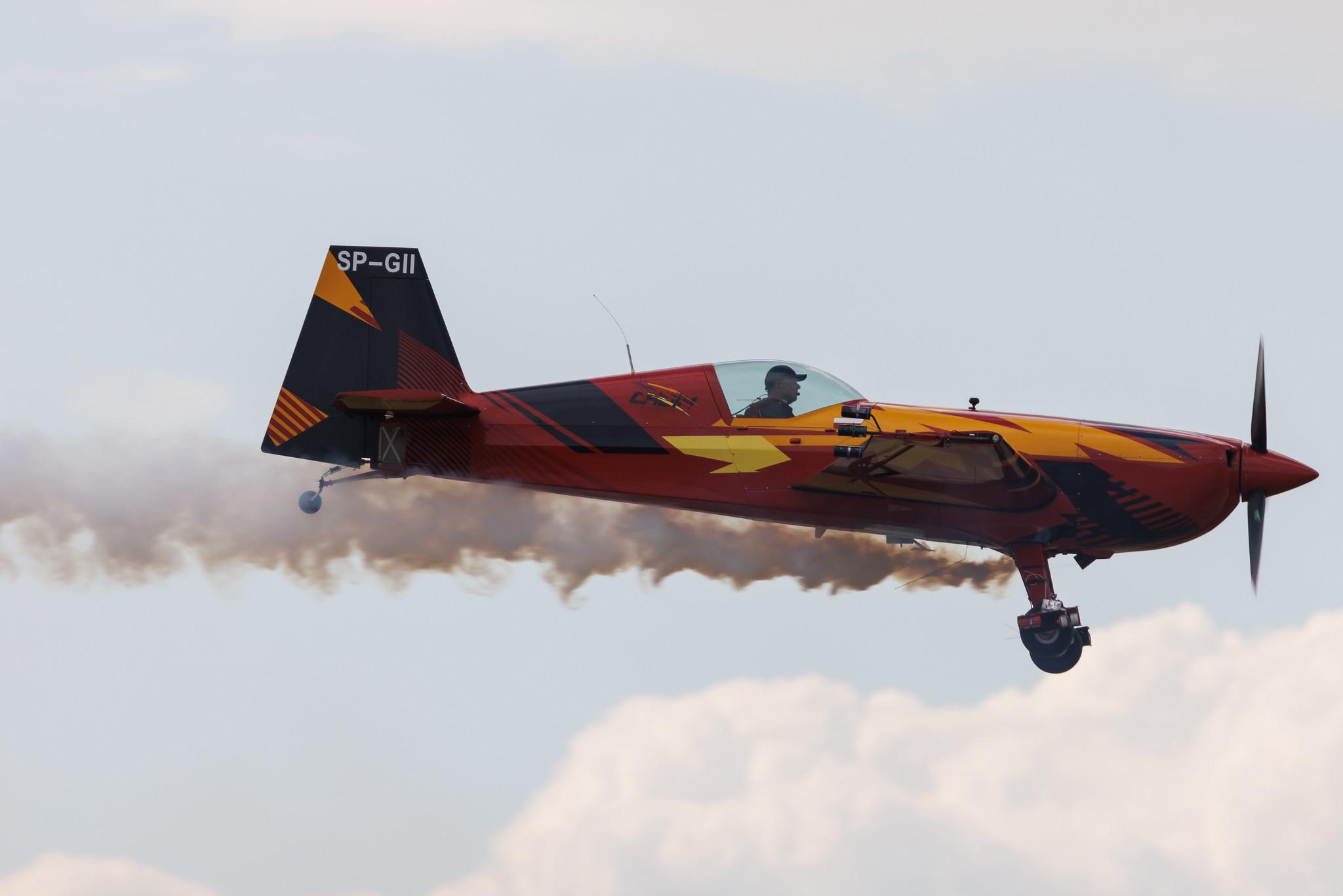 ANTIDOTUM Airshow Leszno: Private owner | Extra 330SC E300 | SP-GII | MSN SC082
