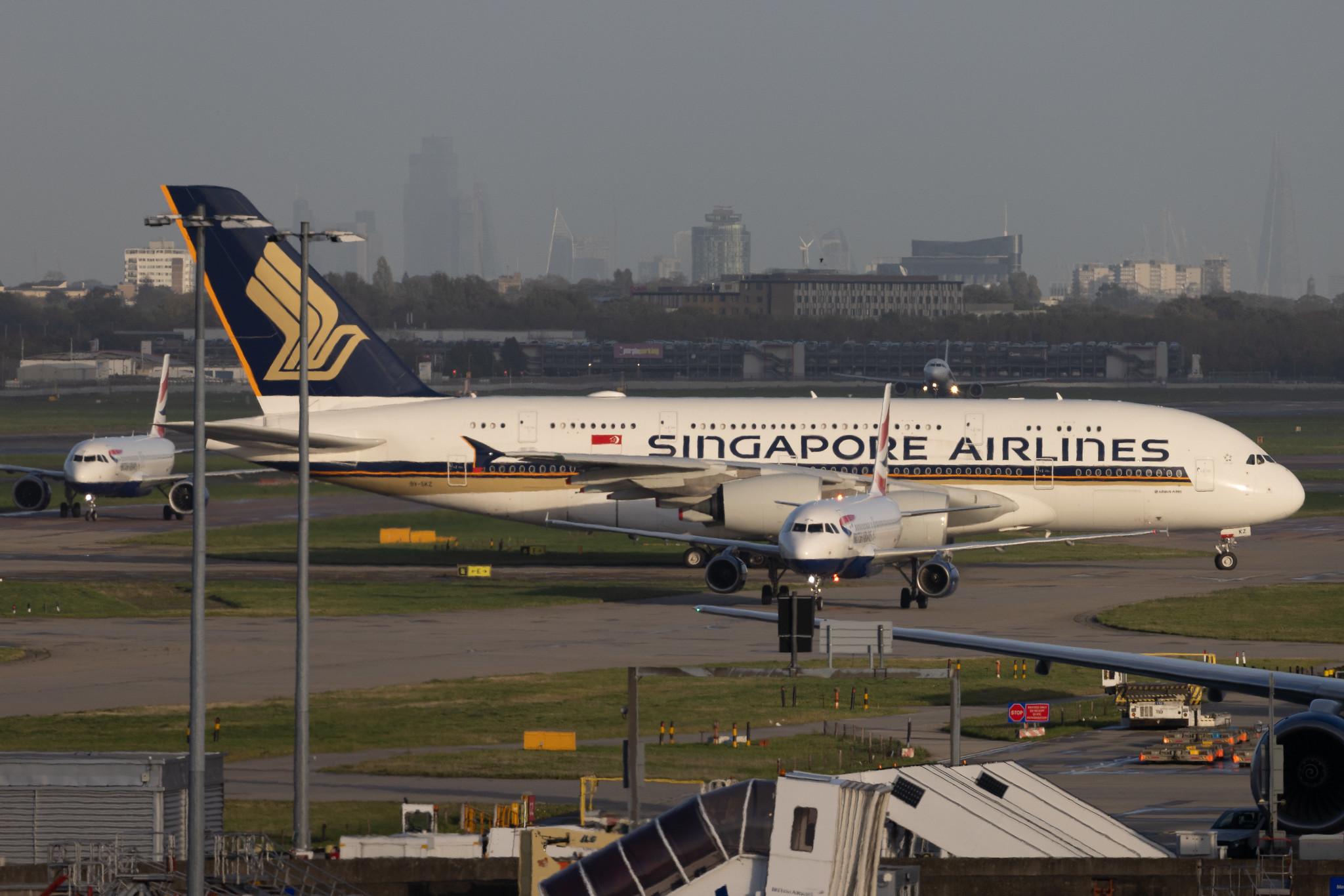 London Heathrow: Singapore Airlines (SQ / SIA) | Airbus A380-841 A388 | 9V-SKZ | MSN 255