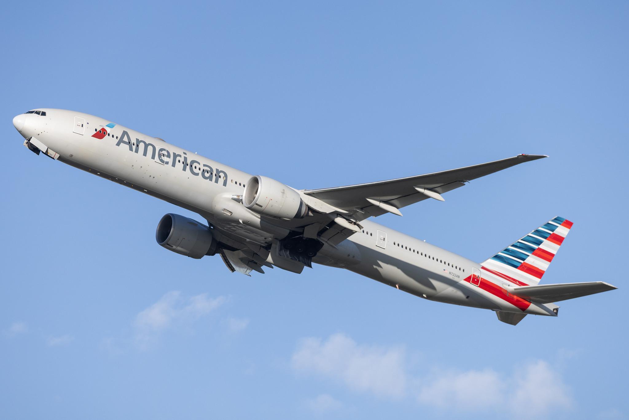 London Heathrow: American Airlines (AA / AAL) | Boeing 777-323(ER) B77W | N722AN | MSN 31547