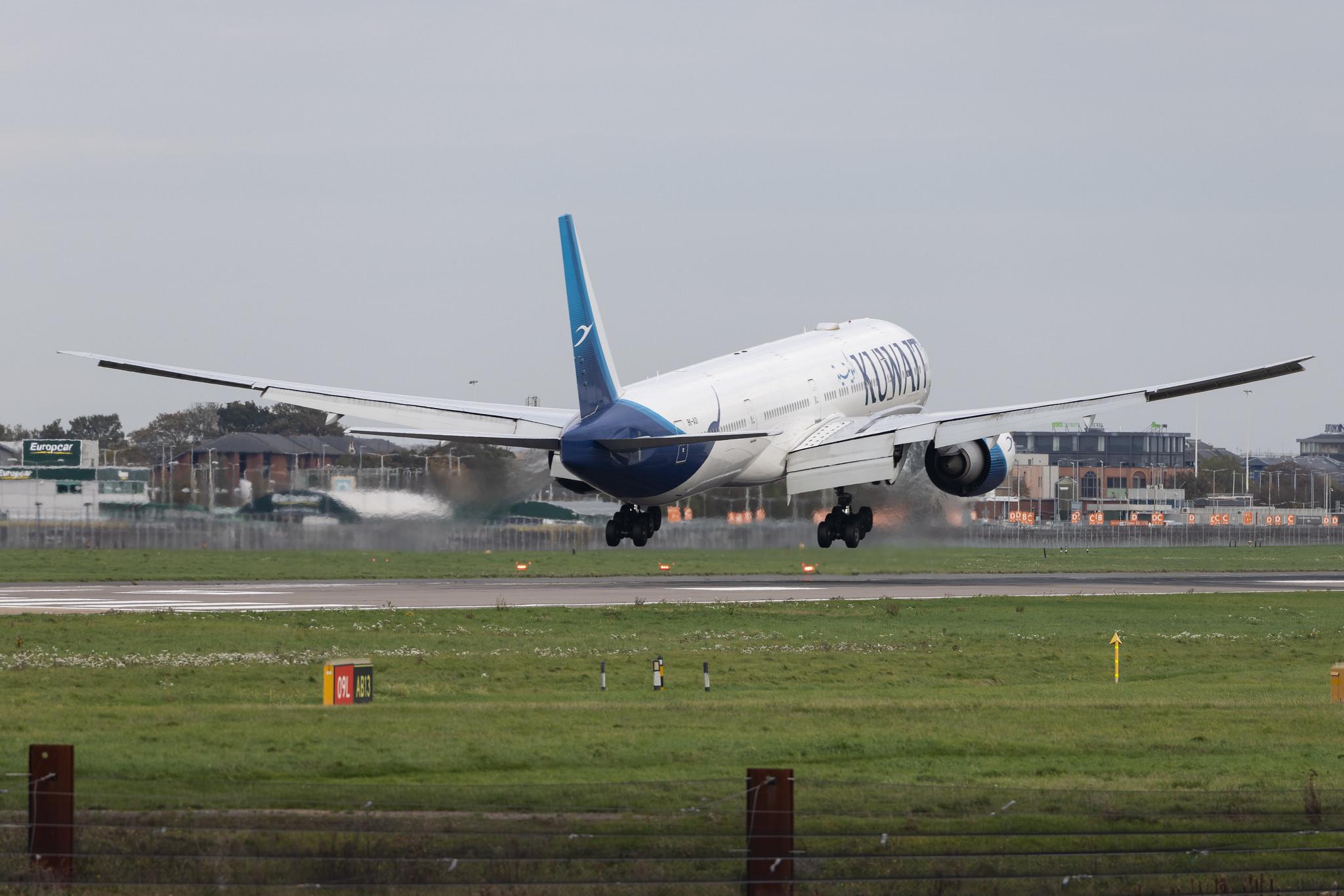 London Heathrow: Kuwait Airways (KU / KAC) | Boeing 777-369(ER) B77W | 9K-AOI | MSN 62566