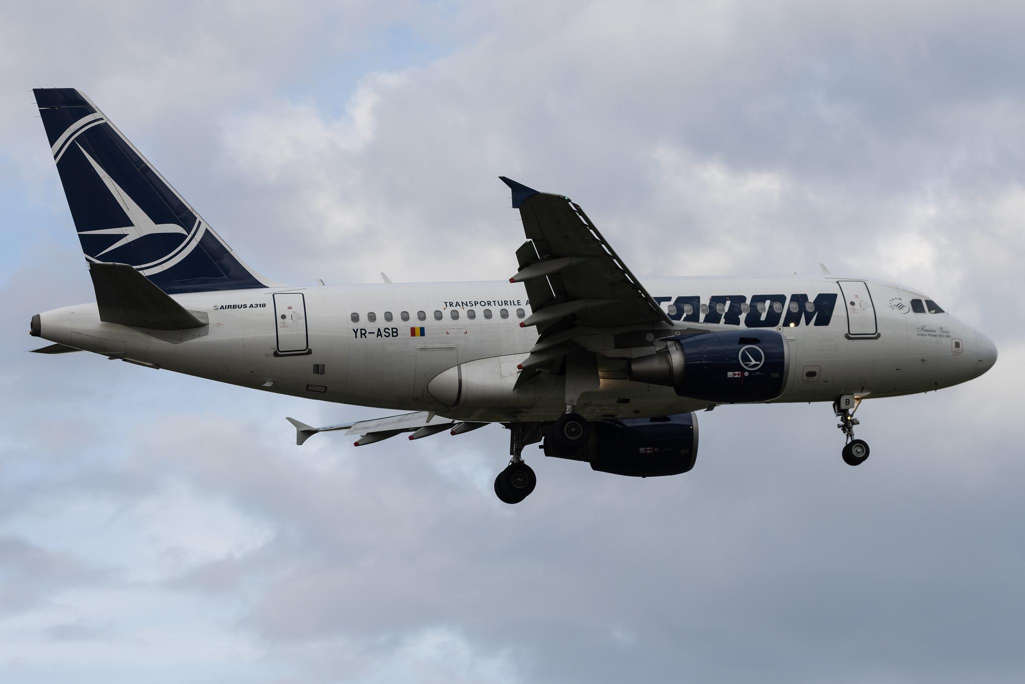 London Heathrow: Tarom (RO / ROT) | Airbus A318-111 A318 | YR-ASB | MSN 2955