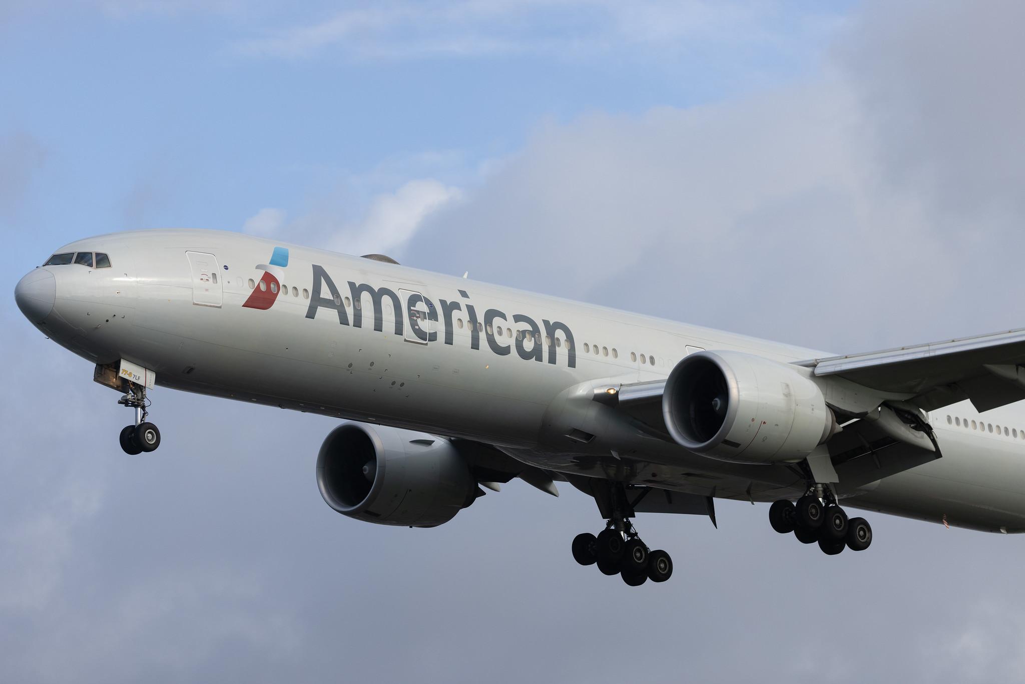 London Heathrow: American Airlines (AA / AAL) | Boeing 777-323(ER) B77W | N722AN | MSN 31547