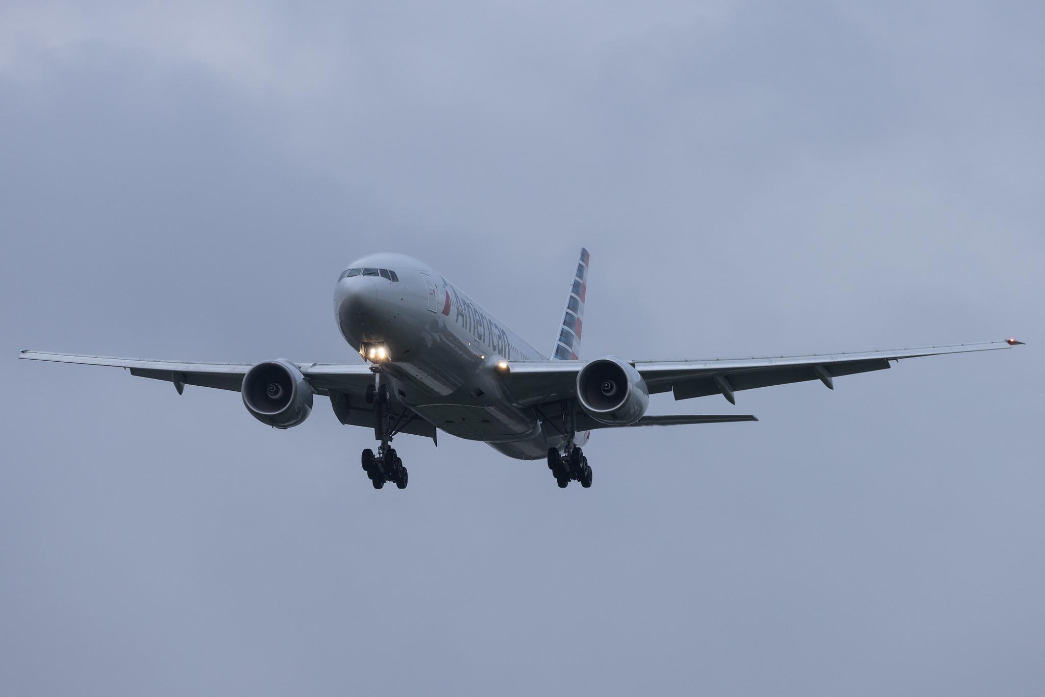 London Heathrow: American Airlines (AA / AAL) | Boeing 777-223(ER) B772 | N750AN | MSN 30259