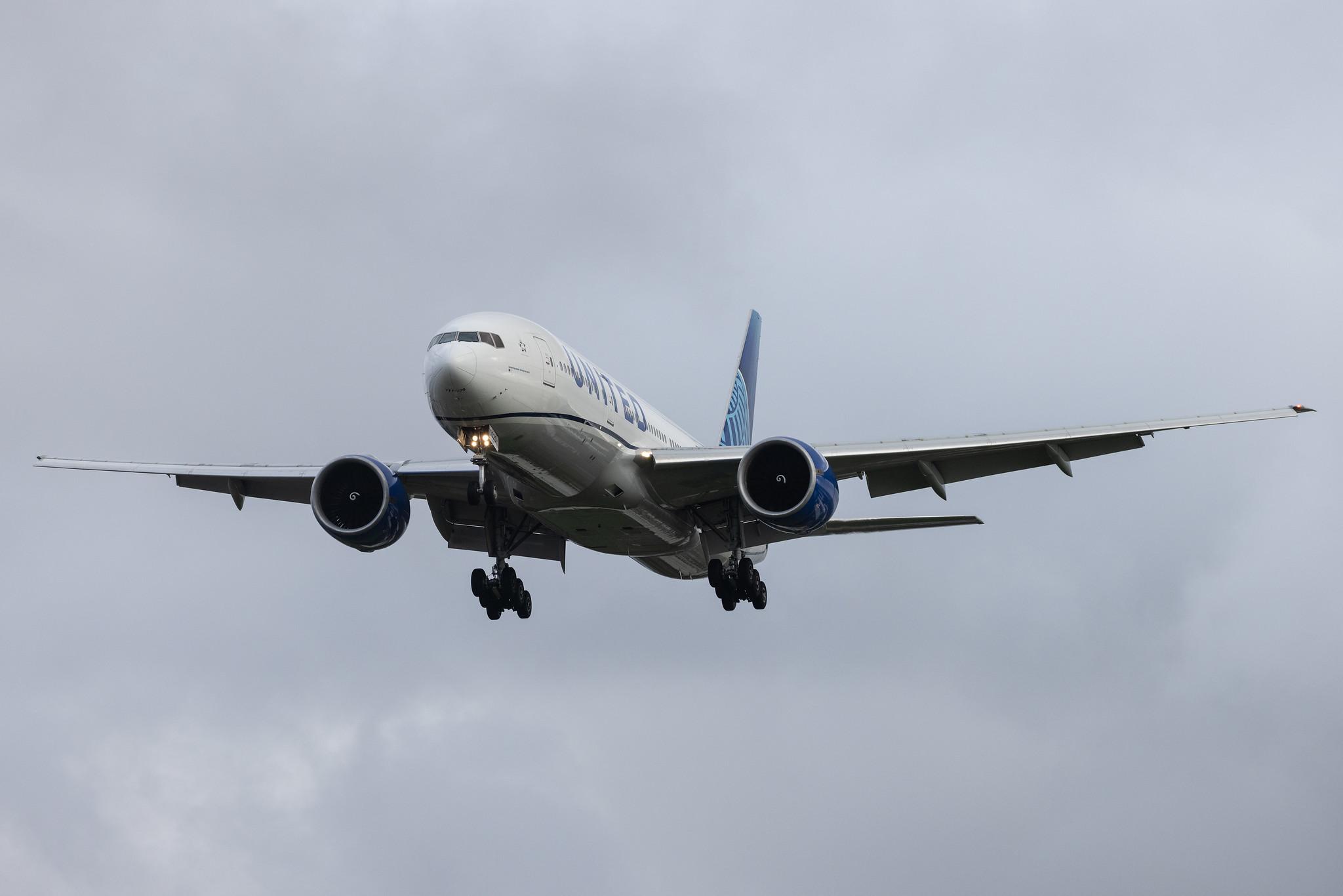 London Heathrow: United Airlines (UA / UAL) | Boeing 777-224(ER) B772 | N69020 | MSN 31687