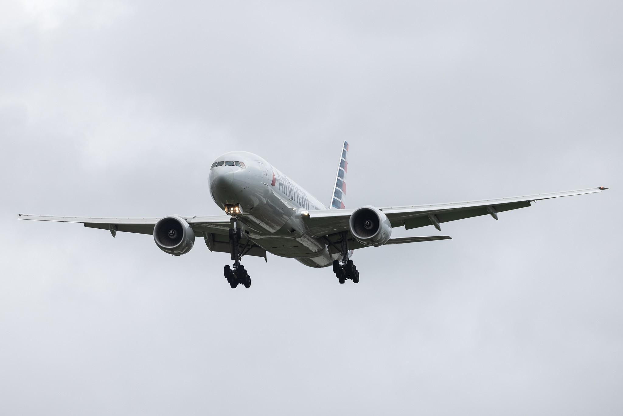 London Heathrow: American Airlines (AA / AAL) | Boeing 777-223(ER) B772 | N772AN | MSN 29580