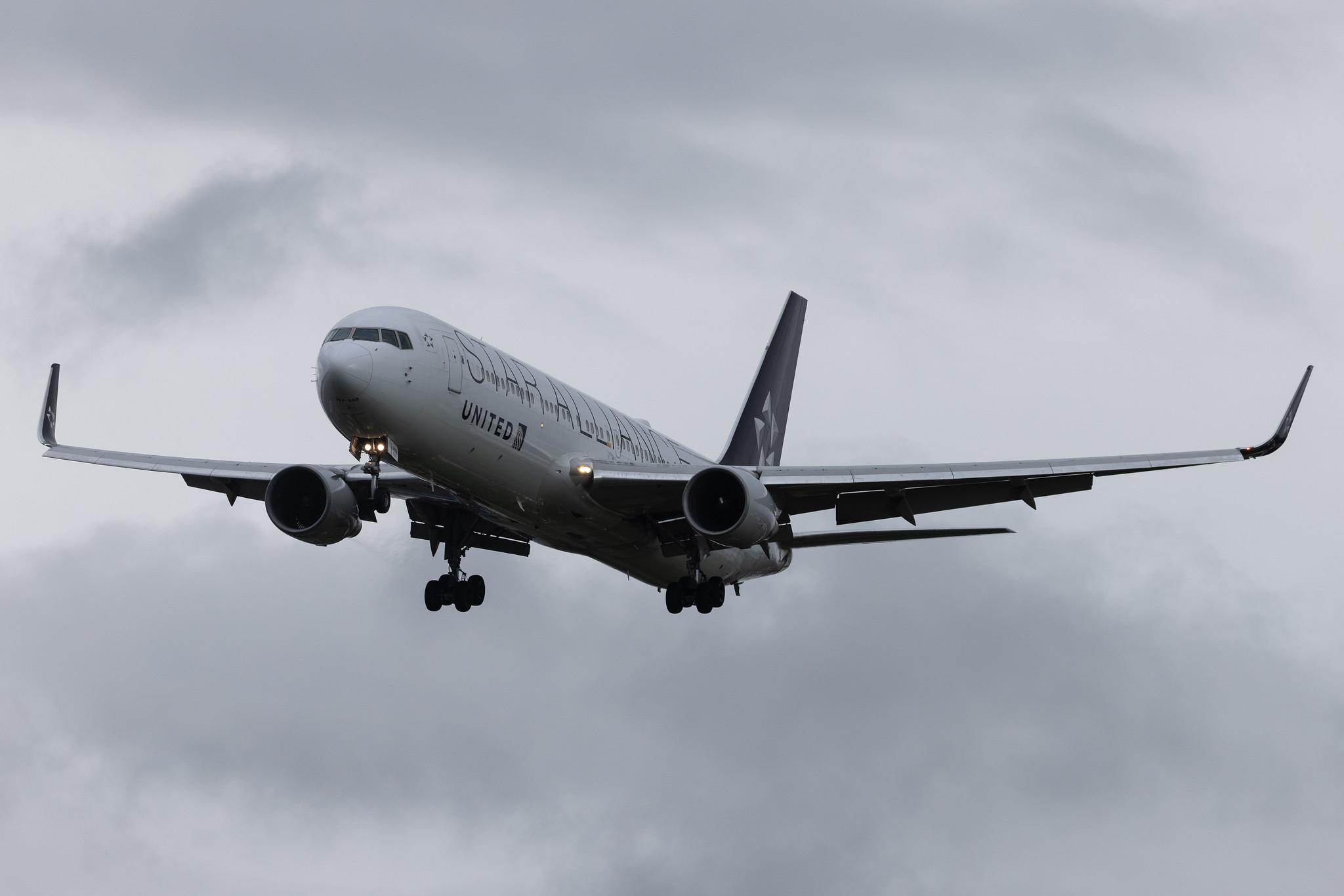 London Heathrow: United Airlines (UA / UAL) | Livery: Star Alliance livery | Boeing 767-322(ER) B763 | N653UA | MSN 25391