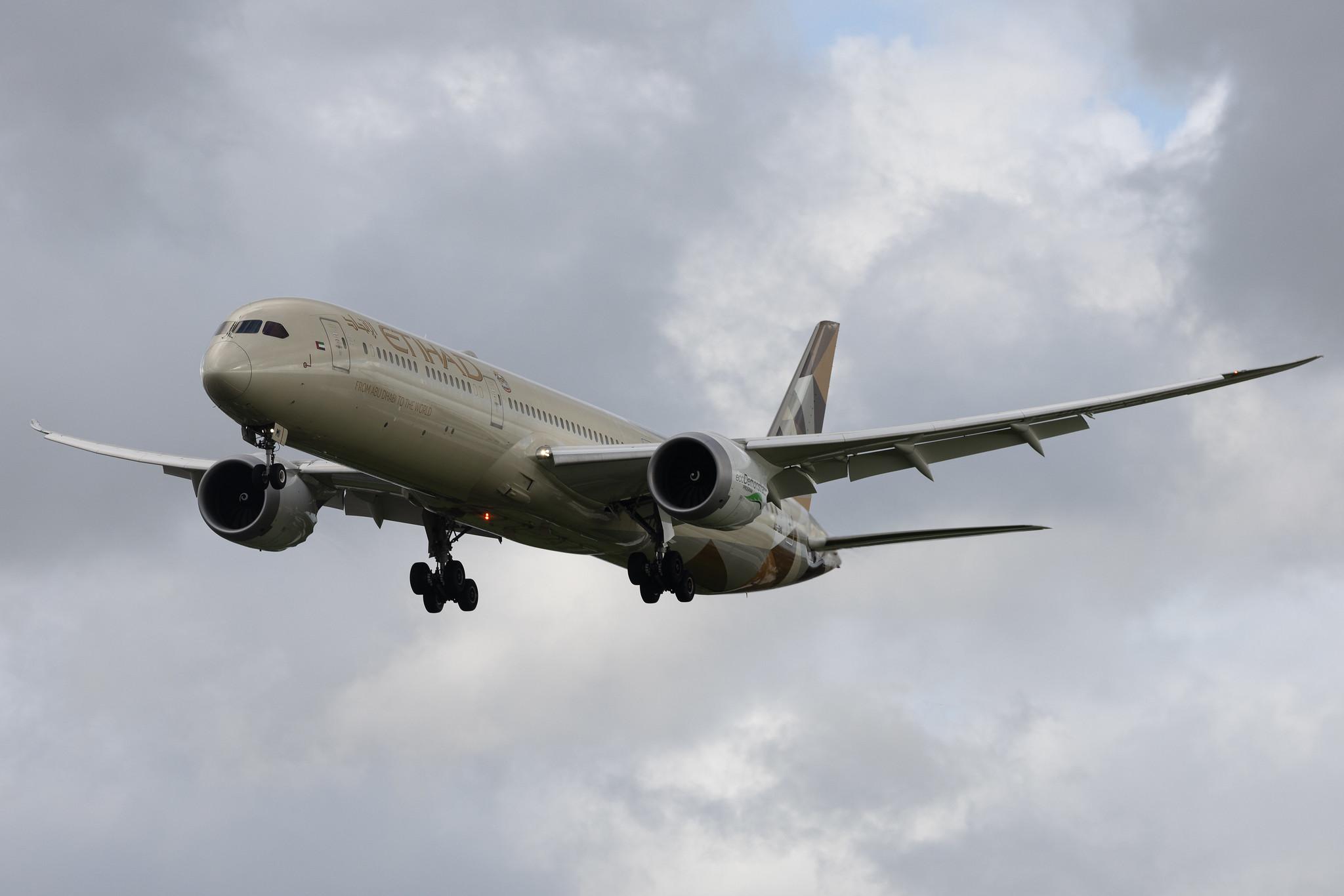 London Heathrow: Etihad Airways (EY / ETD) | Boeing 787-10 Dreamliner B78X | A6-BMI | MSN 60768