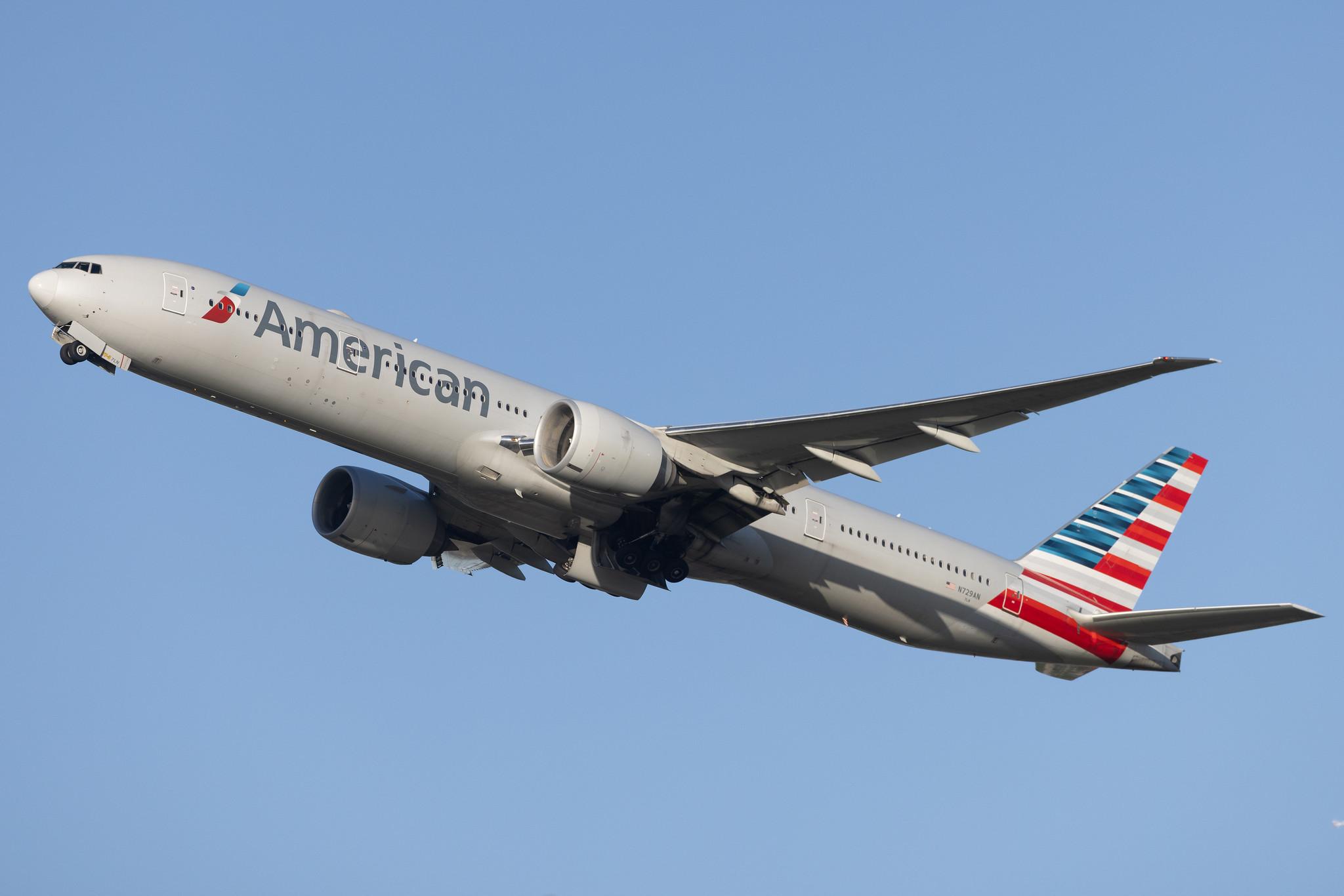 London Heathrow: American Airlines (AA / AAL) | Boeing 777-323(ER) B77W | N729AN | MSN 33127
