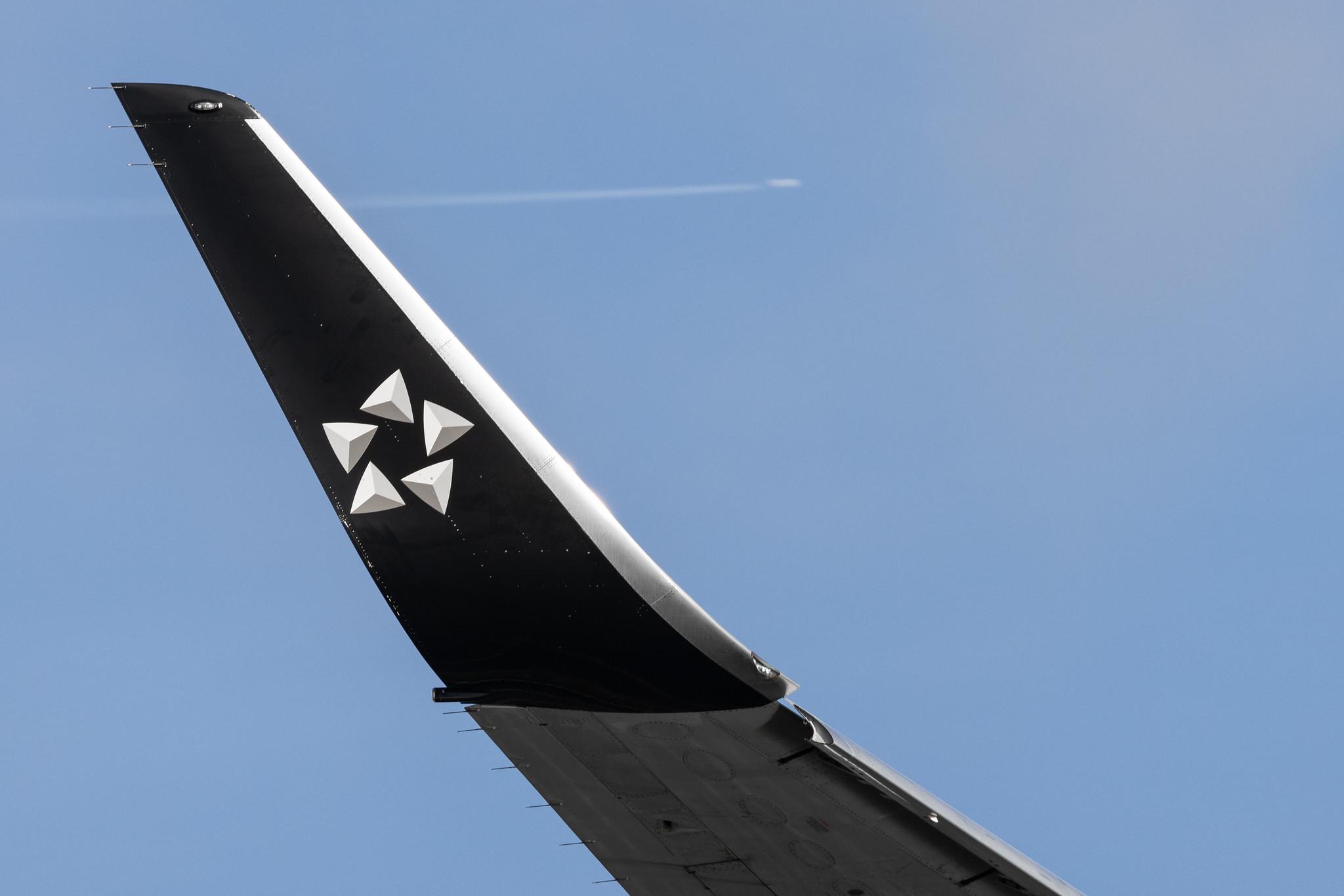 London Heathrow: United Airlines (UA / UAL) | Livery: Star Alliance livery | Boeing 767-322(ER) B763 | N653UA | MSN 25391