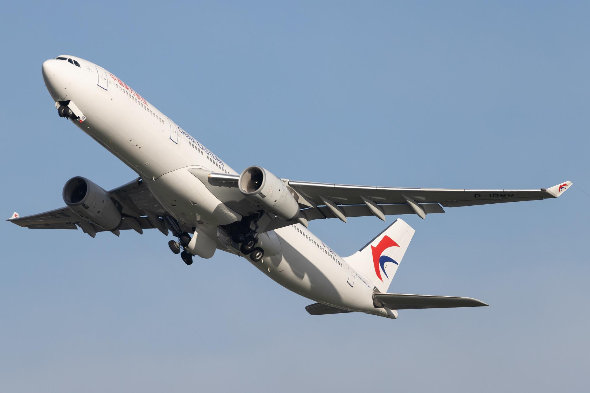 London Heathrow: China Eastern Airlines (MU / CES) | Airbus A330-343 A333 | B-1066 | MSN 1841