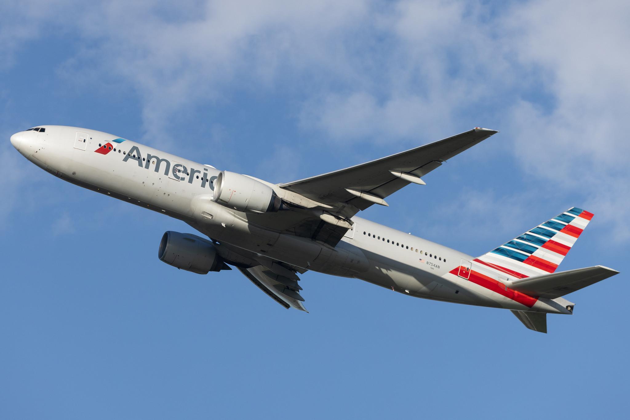London Heathrow: American Airlines (AA / AAL) | Boeing 777-223(ER) B772 | N754AN | MSN 30262